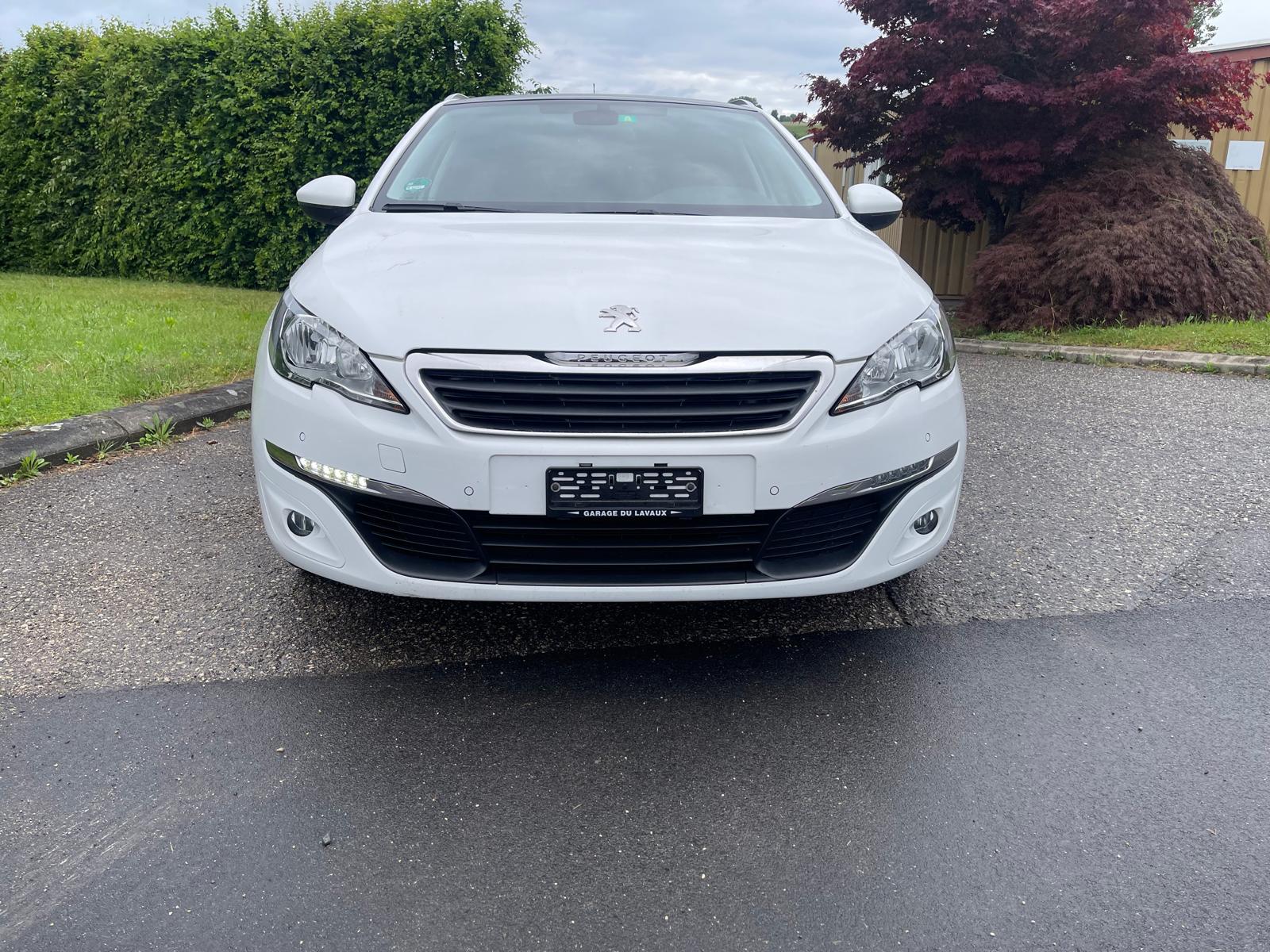 PEUGEOT 308 SW 1.2 THP Style-image-1
