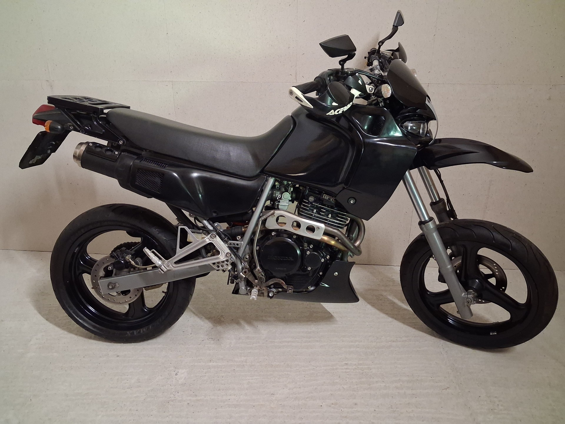 HONDA XL 600 R-image-0