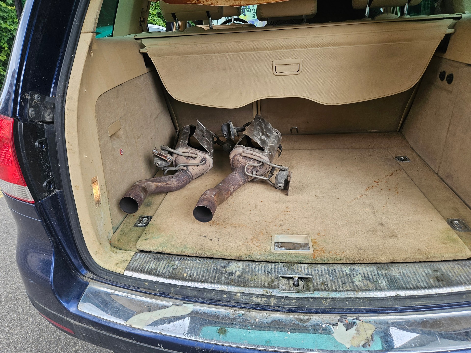 VW Touareg 5.0 TDI V10 Automatic-image-8