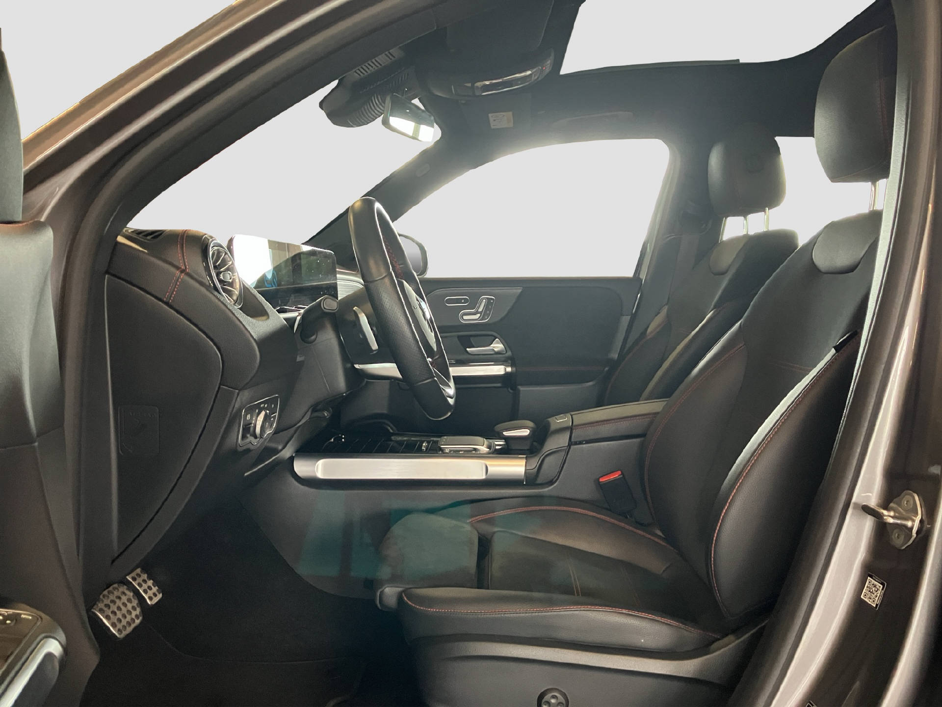 MERCEDES-BENZ EQB 300 AMG Line 4MATIC-image-7