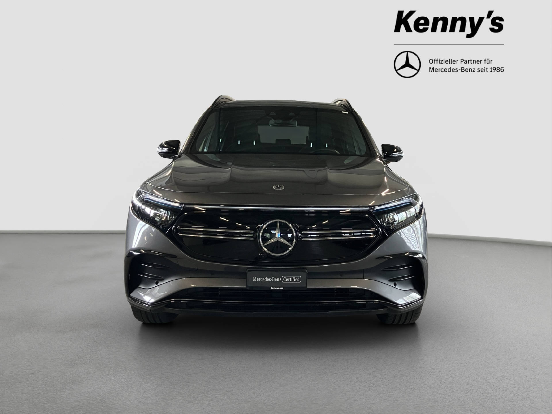 MERCEDES-BENZ EQB 300 AMG Line 4MATIC-showroom-element-1