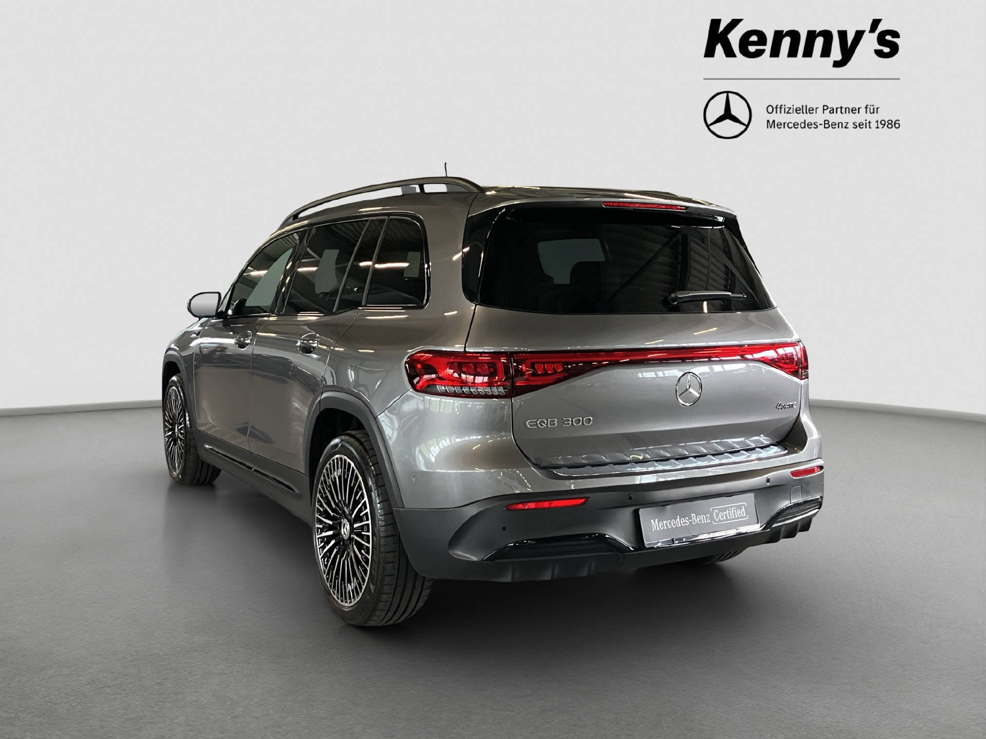 MERCEDES-BENZ EQB 300 AMG Line 4MATIC-image-4
