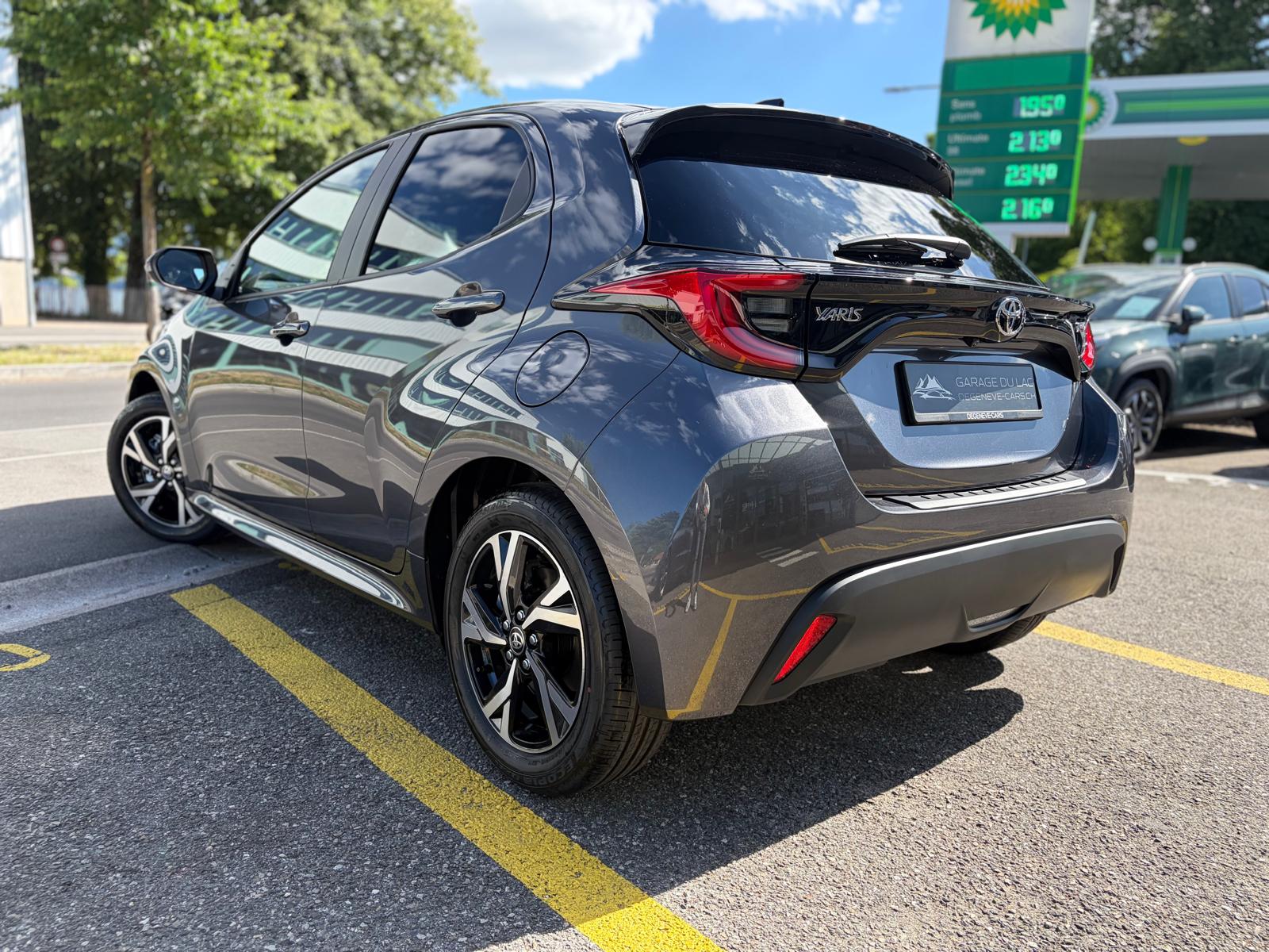 TOYOTA Yaris 1.5 Trend e-CVT-showroom-element-2