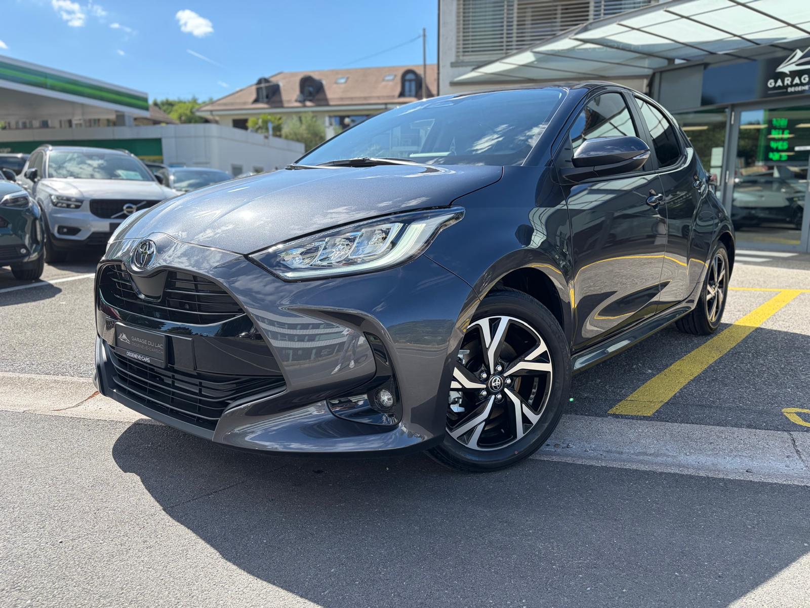TOYOTA Yaris 1.5 Trend e-CVT-showroom-element-1