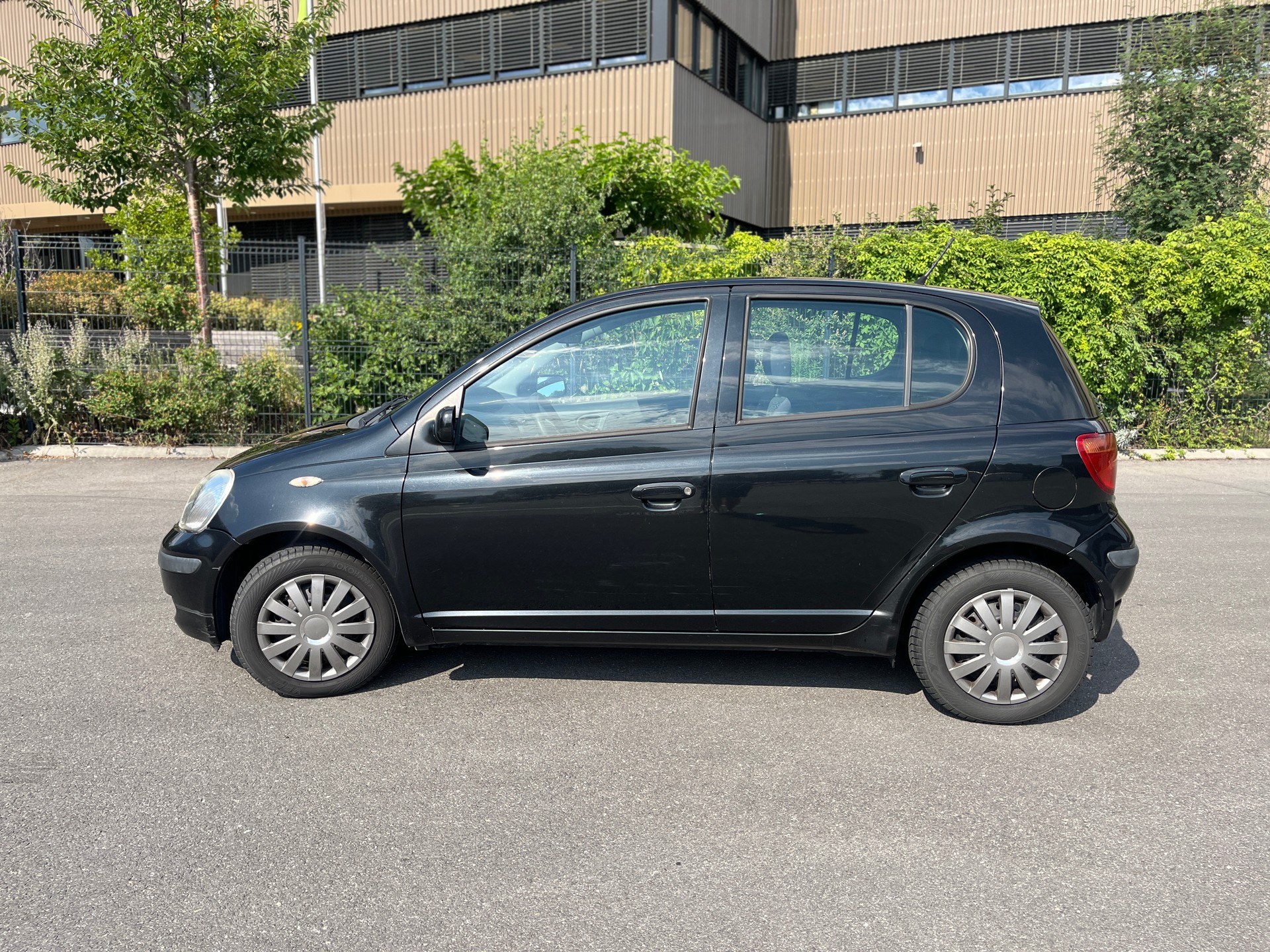 TOYOTA Yaris 1.3 Linea Luna-image-1