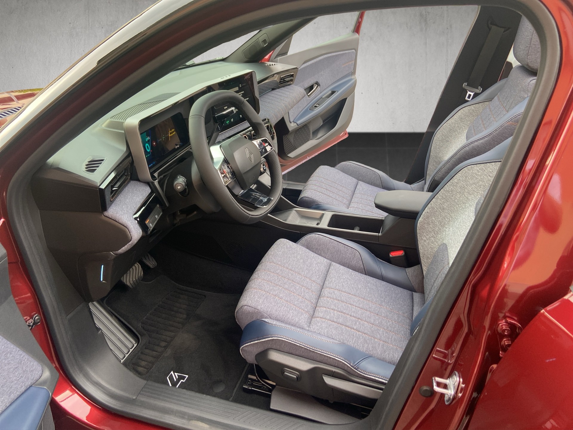 RENAULT R4 E-Tech Comfort Range 52 Plein Sud kWh Techno-image-6