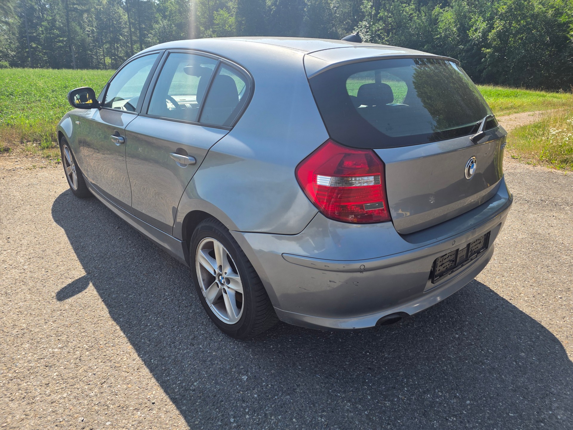 BMW 118d-showroom-element-3