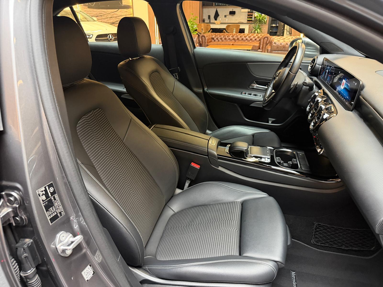 MERCEDES-BENZ A 200 d Progressive-image-15