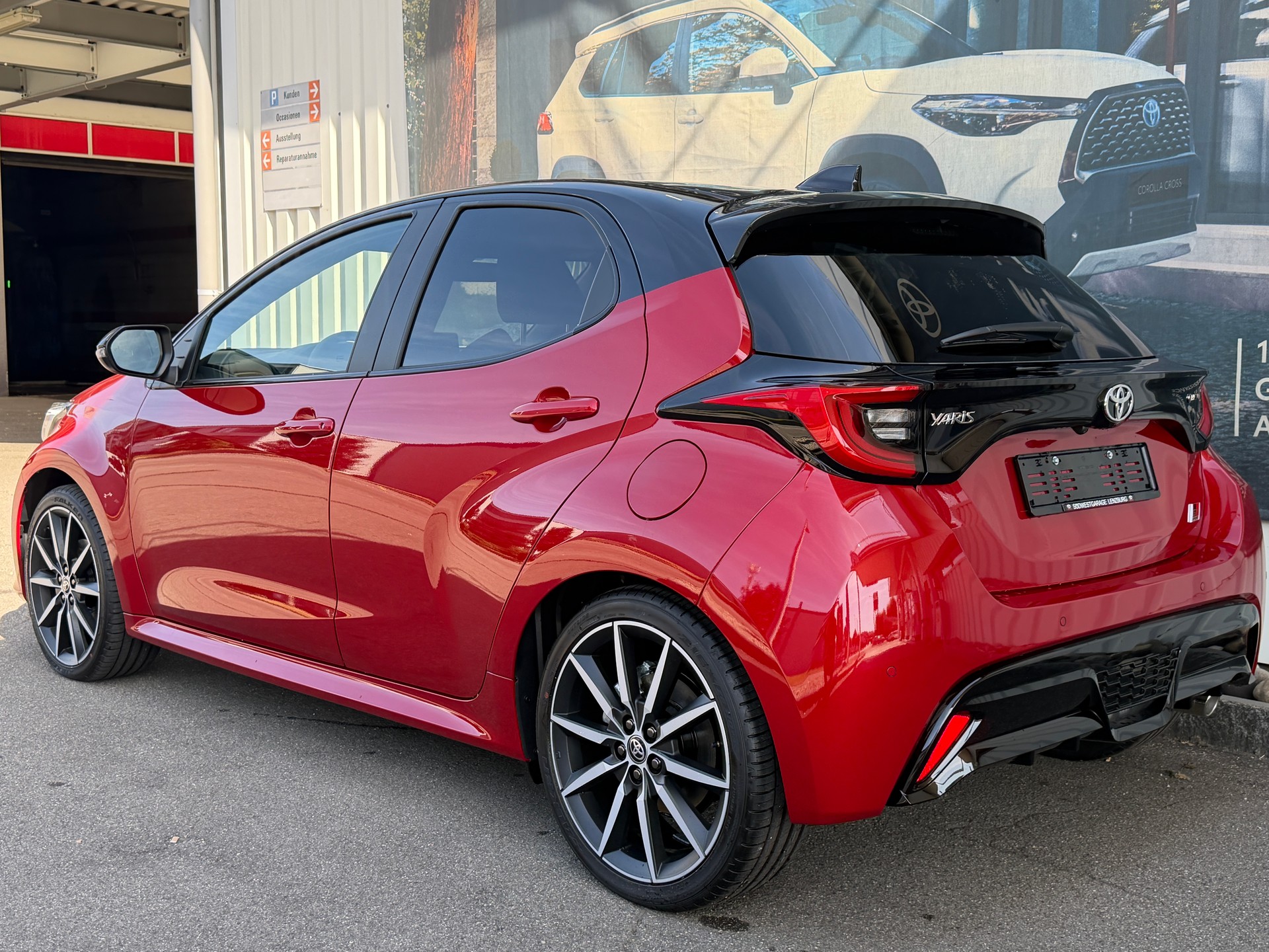 TOYOTA Yaris 1.5 GR Sport e-CVT-image-4