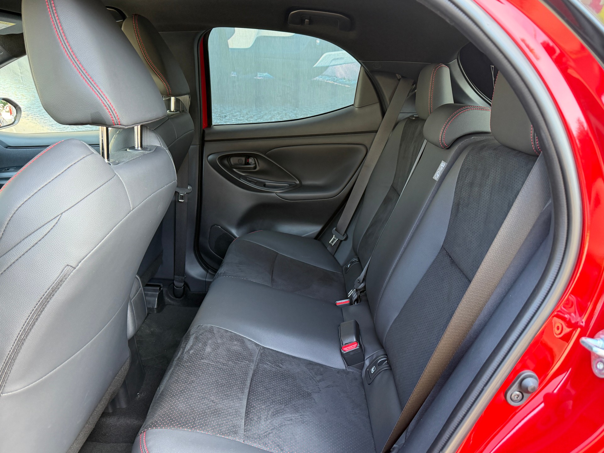 TOYOTA Yaris 1.5 GR Sport e-CVT-image-7