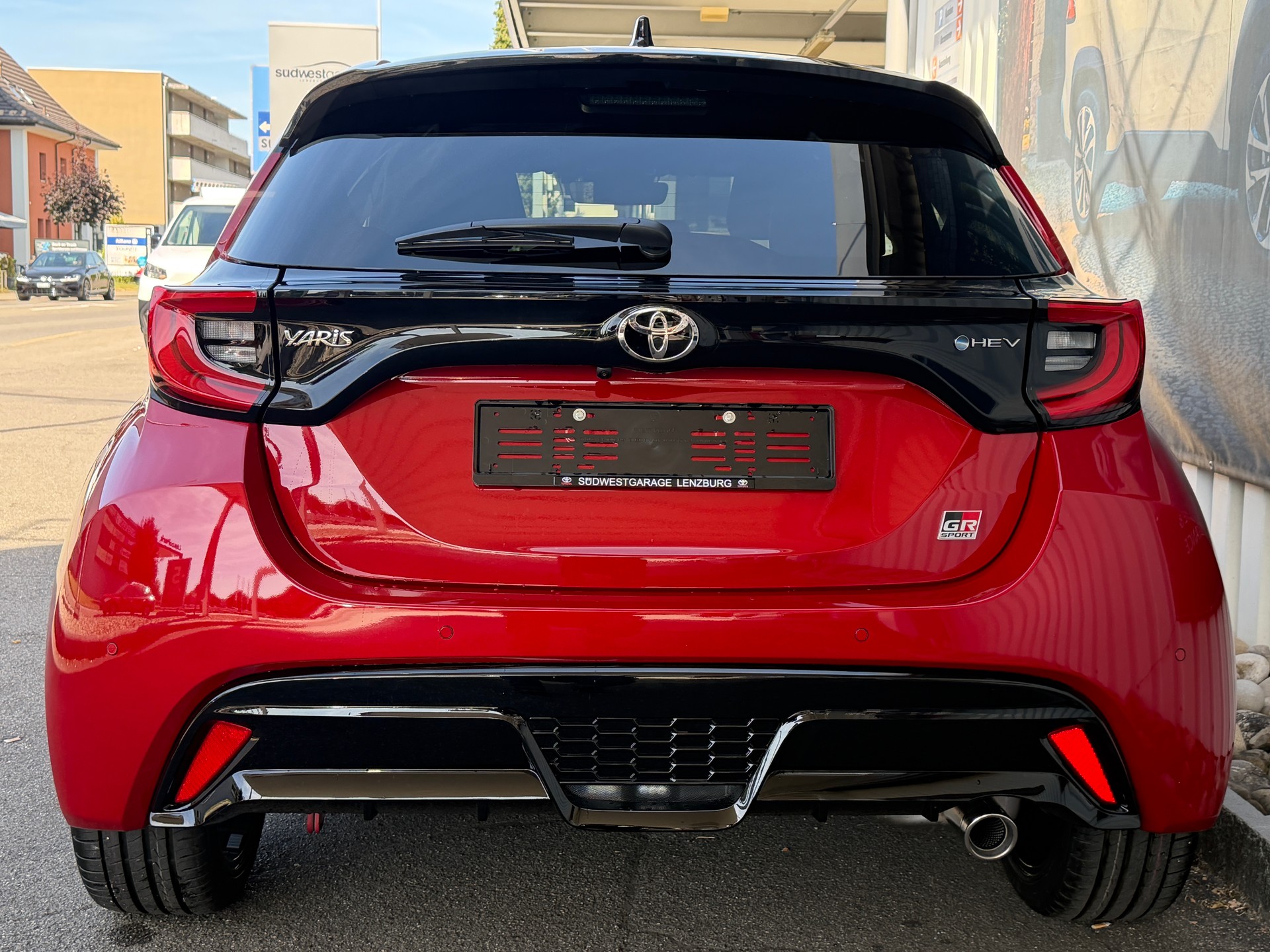 TOYOTA Yaris 1.5 GR Sport e-CVT-image-5