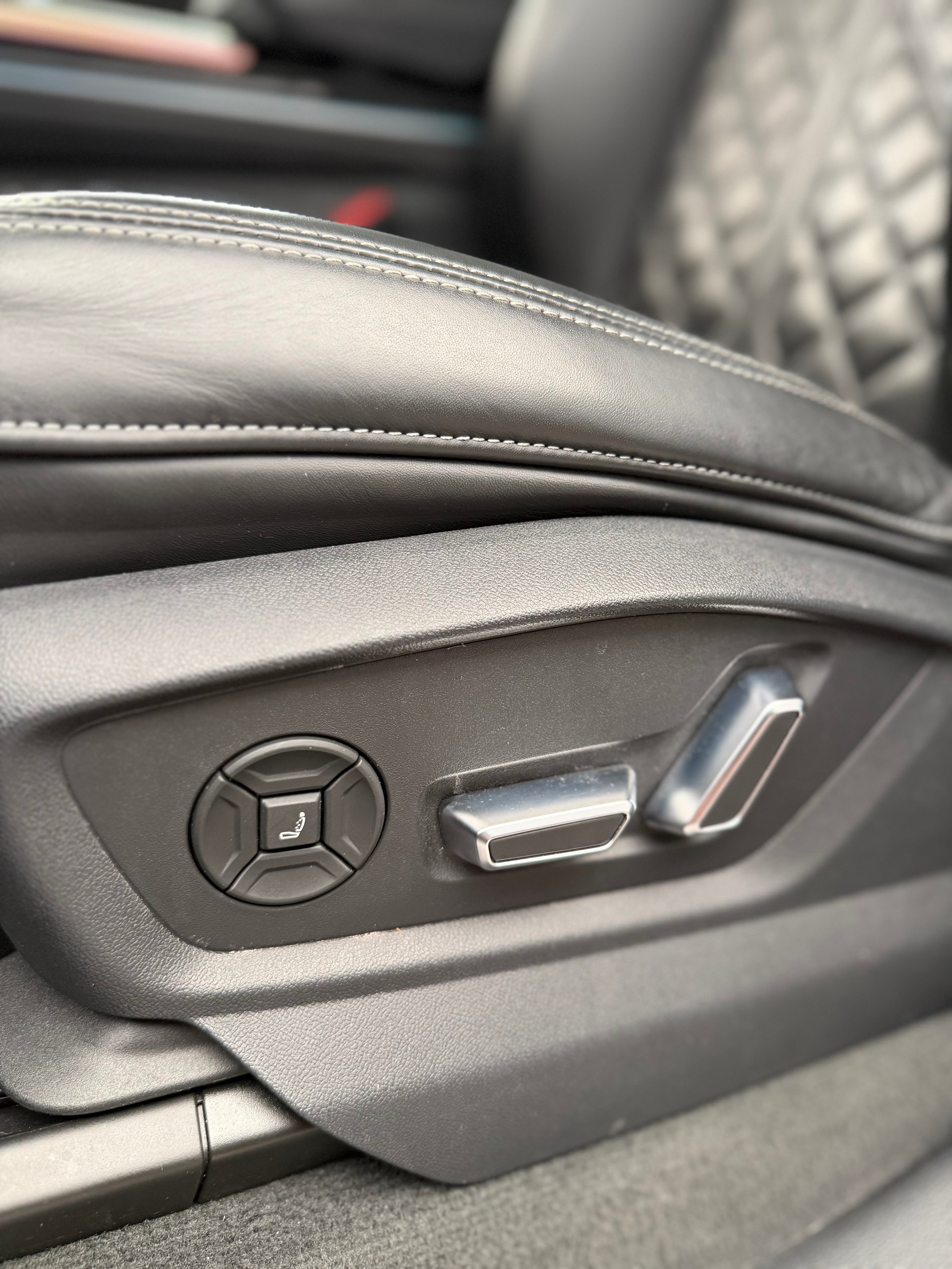 AUDI Q8 50 TDI quattro tiptronic-image-10