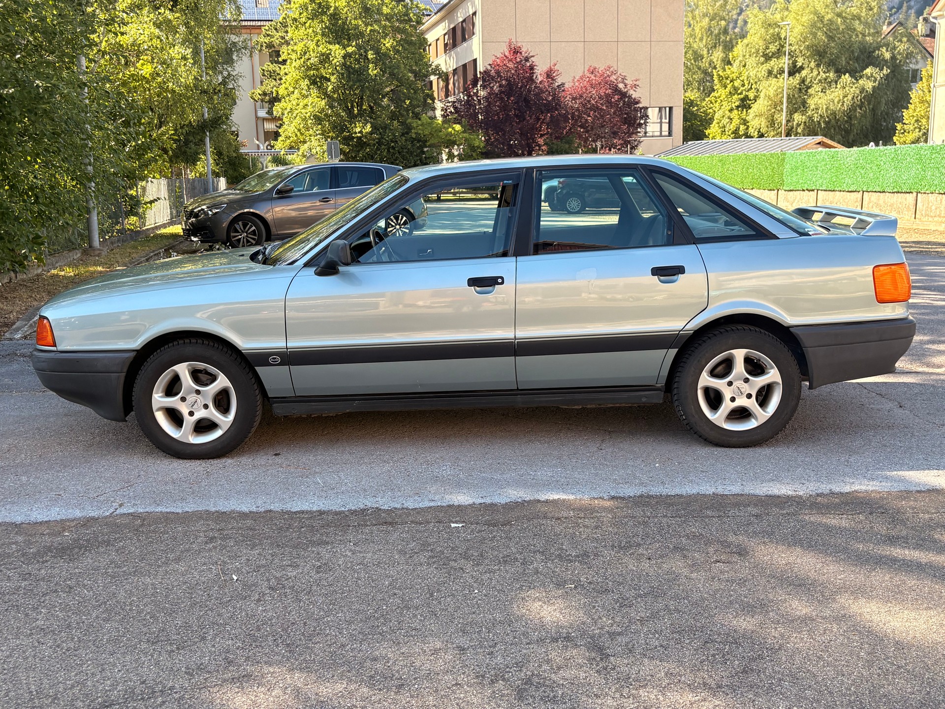 AUDI 80 2.0 E-image-1