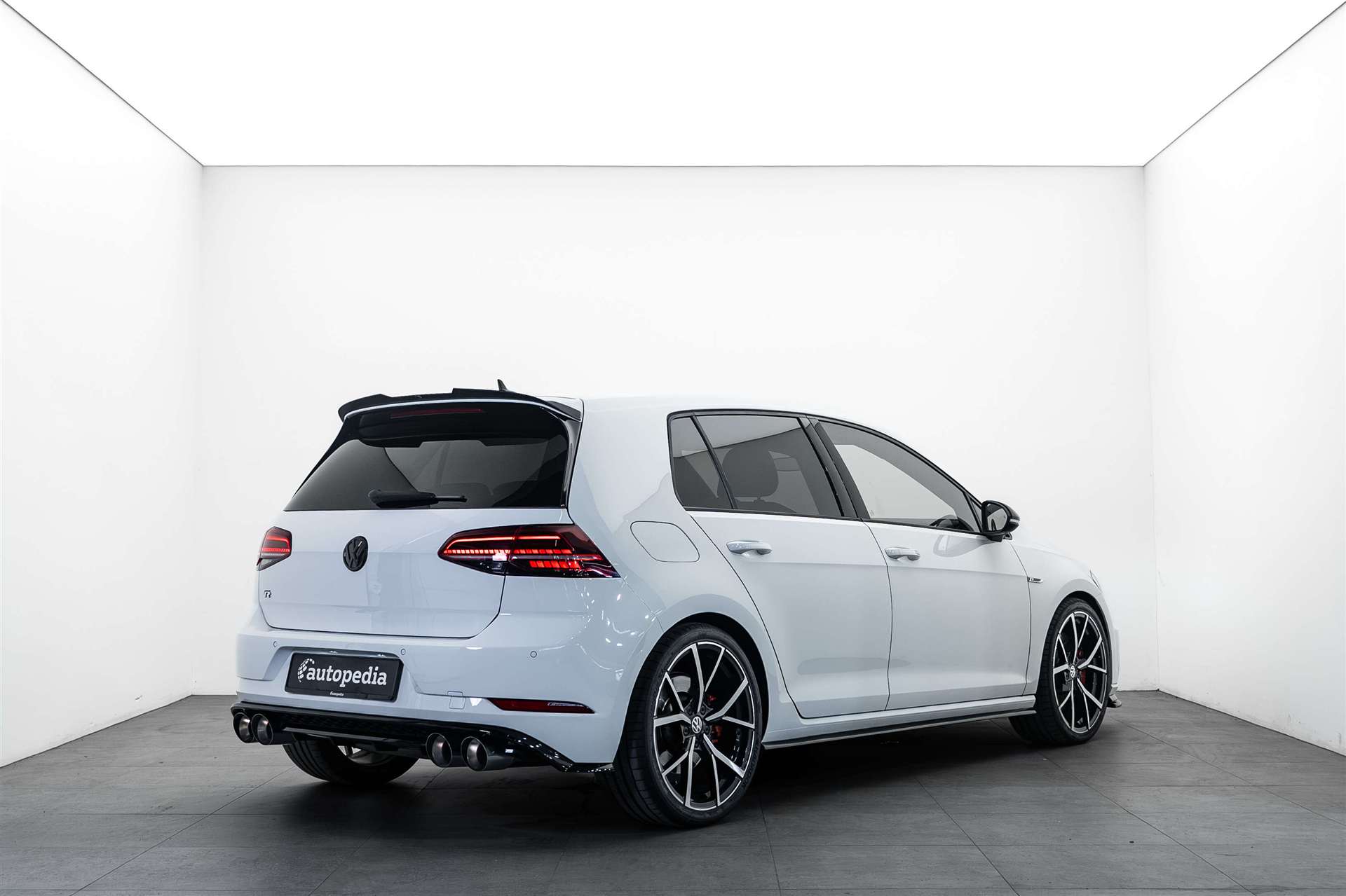 VW Golf 2.0 TSI R 4Motion DSG 300PS-showroom-element-2
