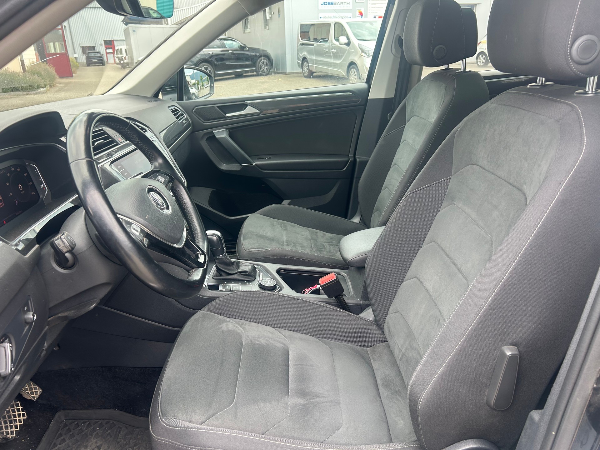VW Tiguan Allspace 2.0 TDI SCR Highline 4Motion DSG-image-8