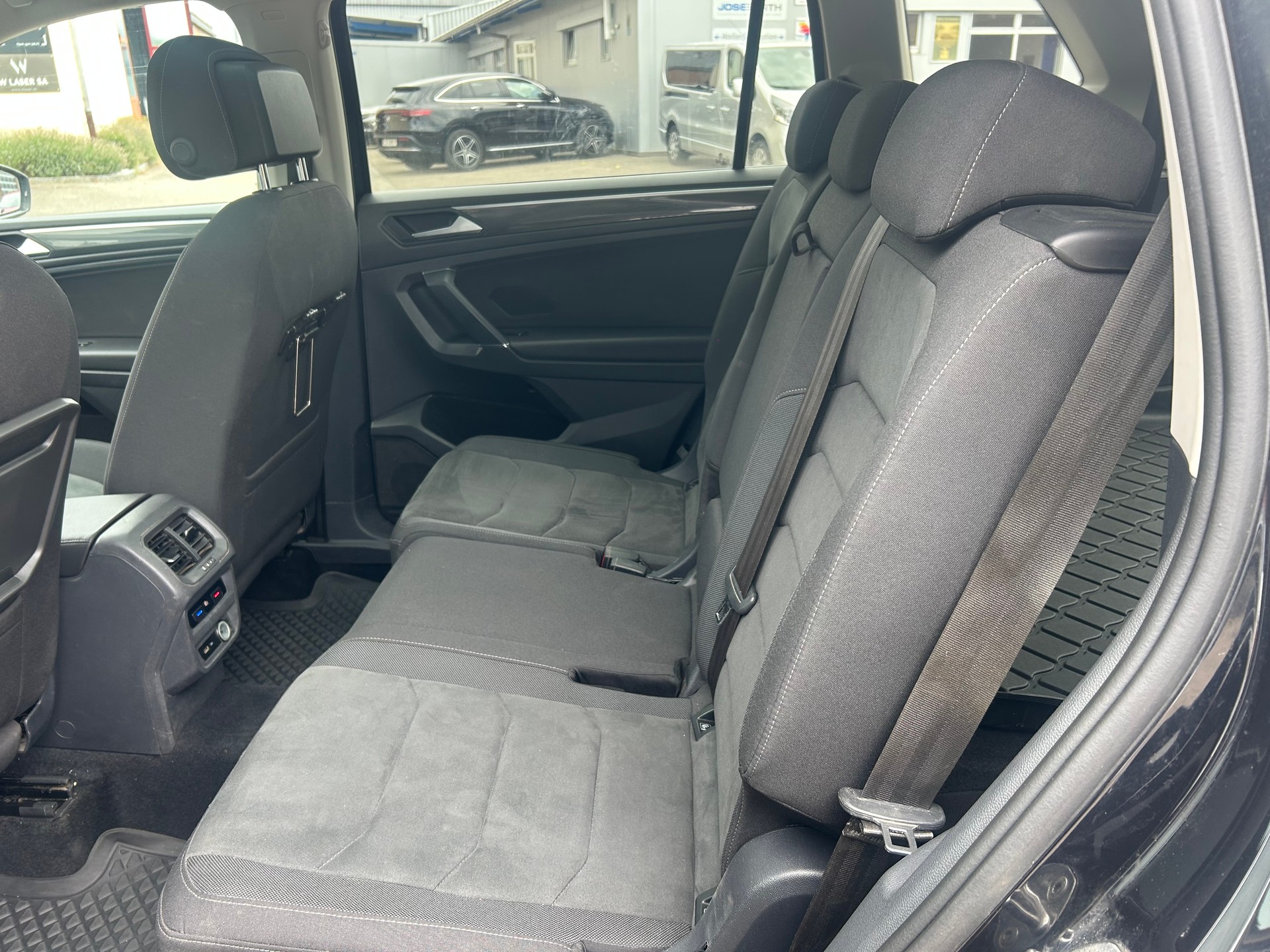 VW Tiguan Allspace 2.0 TDI SCR Highline 4Motion DSG-image-7