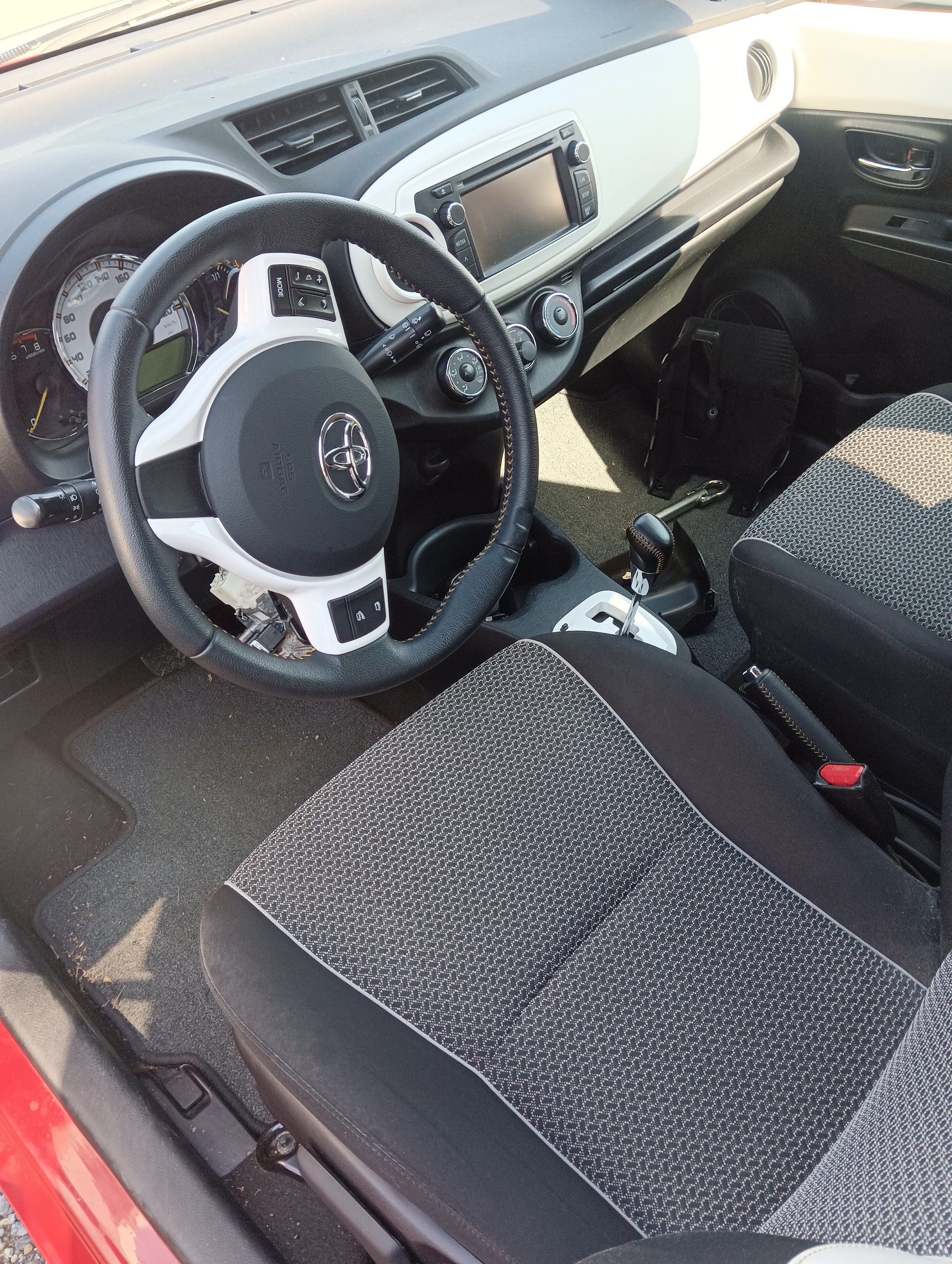 TOYOTA Yaris 1.33 Trend Multidrive-image-2