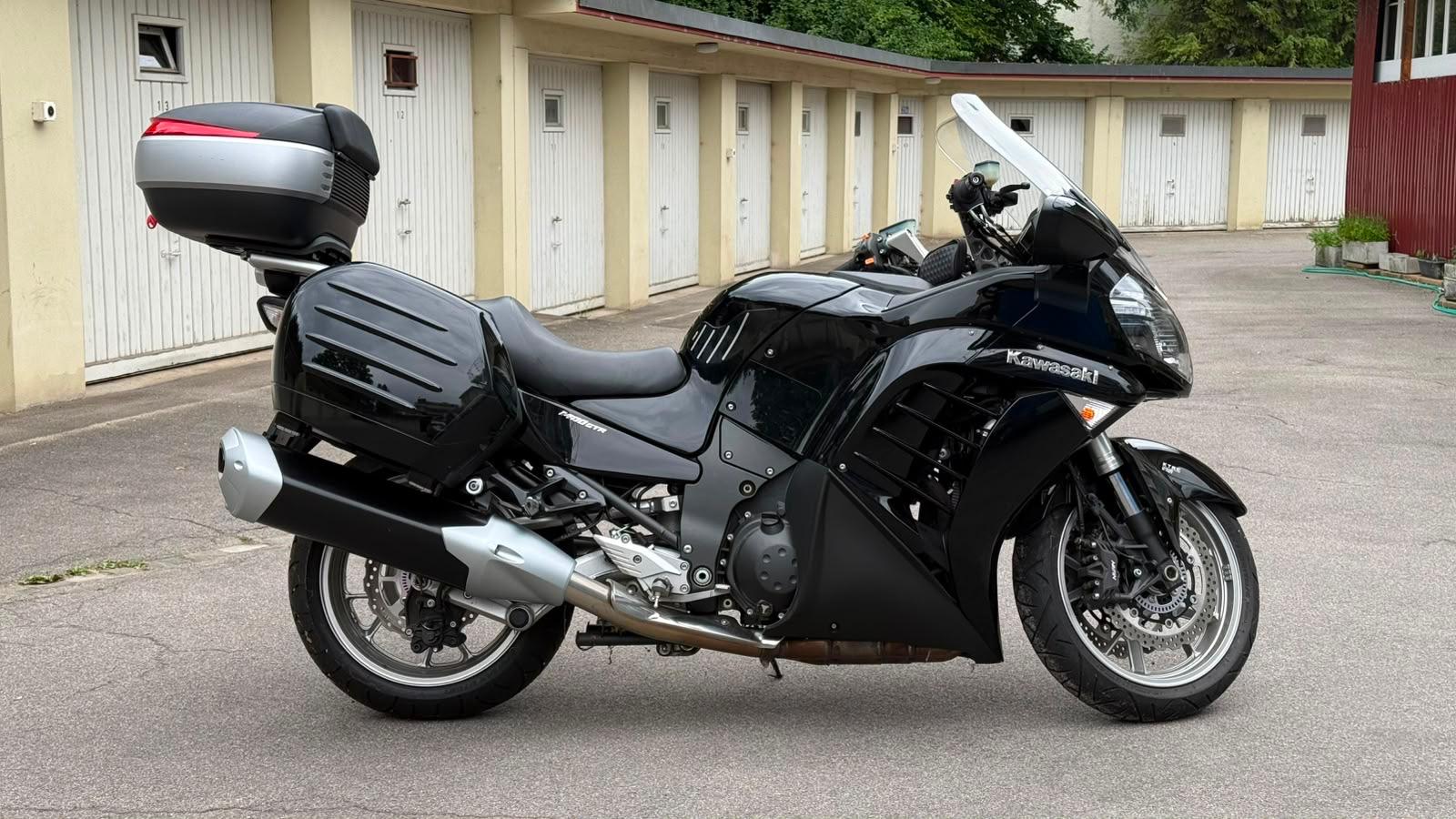 KAWASAKI GTR 1400-image-0