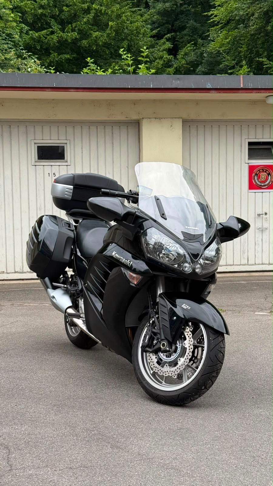 KAWASAKI GTR 1400-image-4