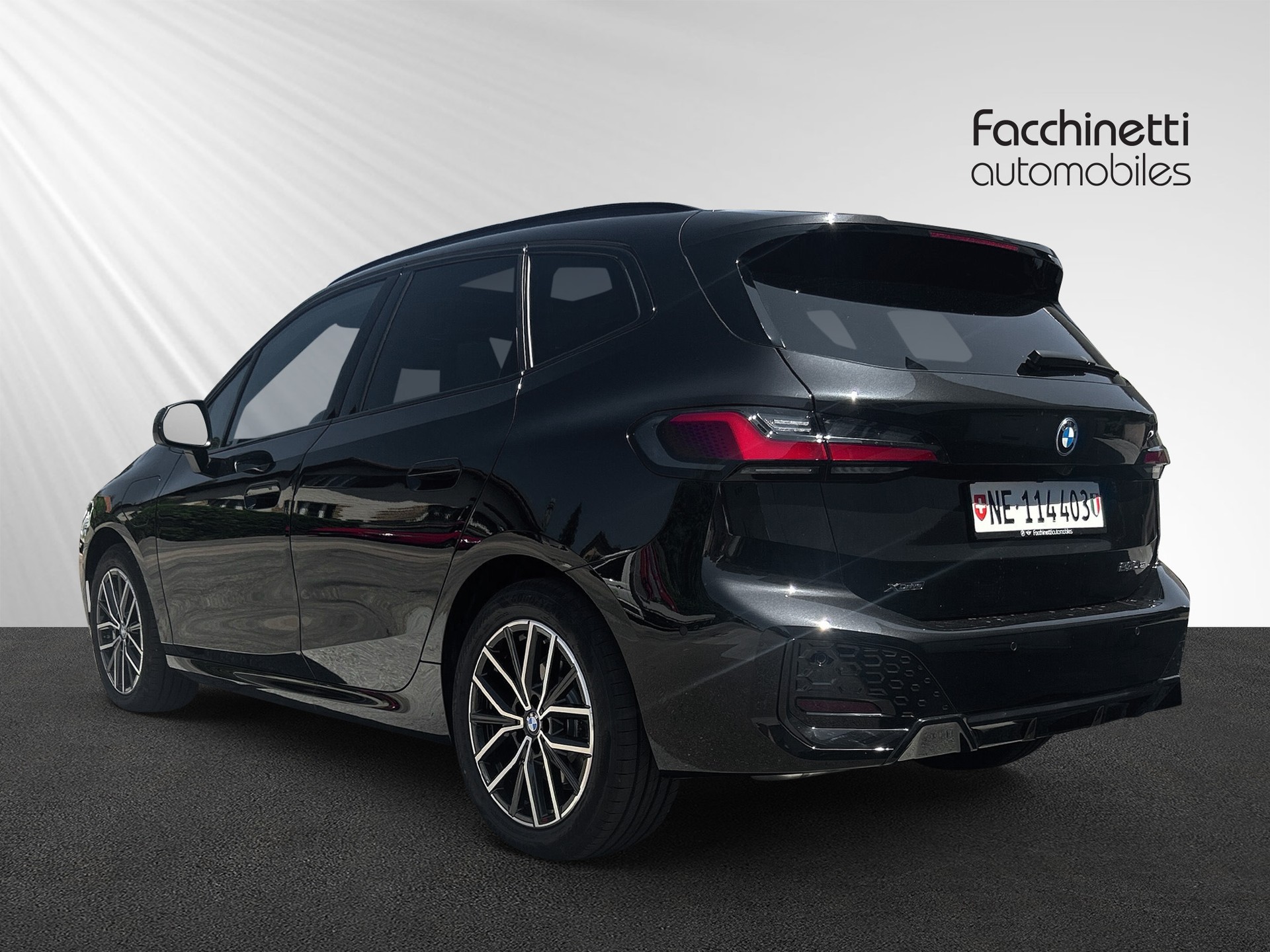 BMW 230e xDrive Active Tourer M Sport-showroom-element-2