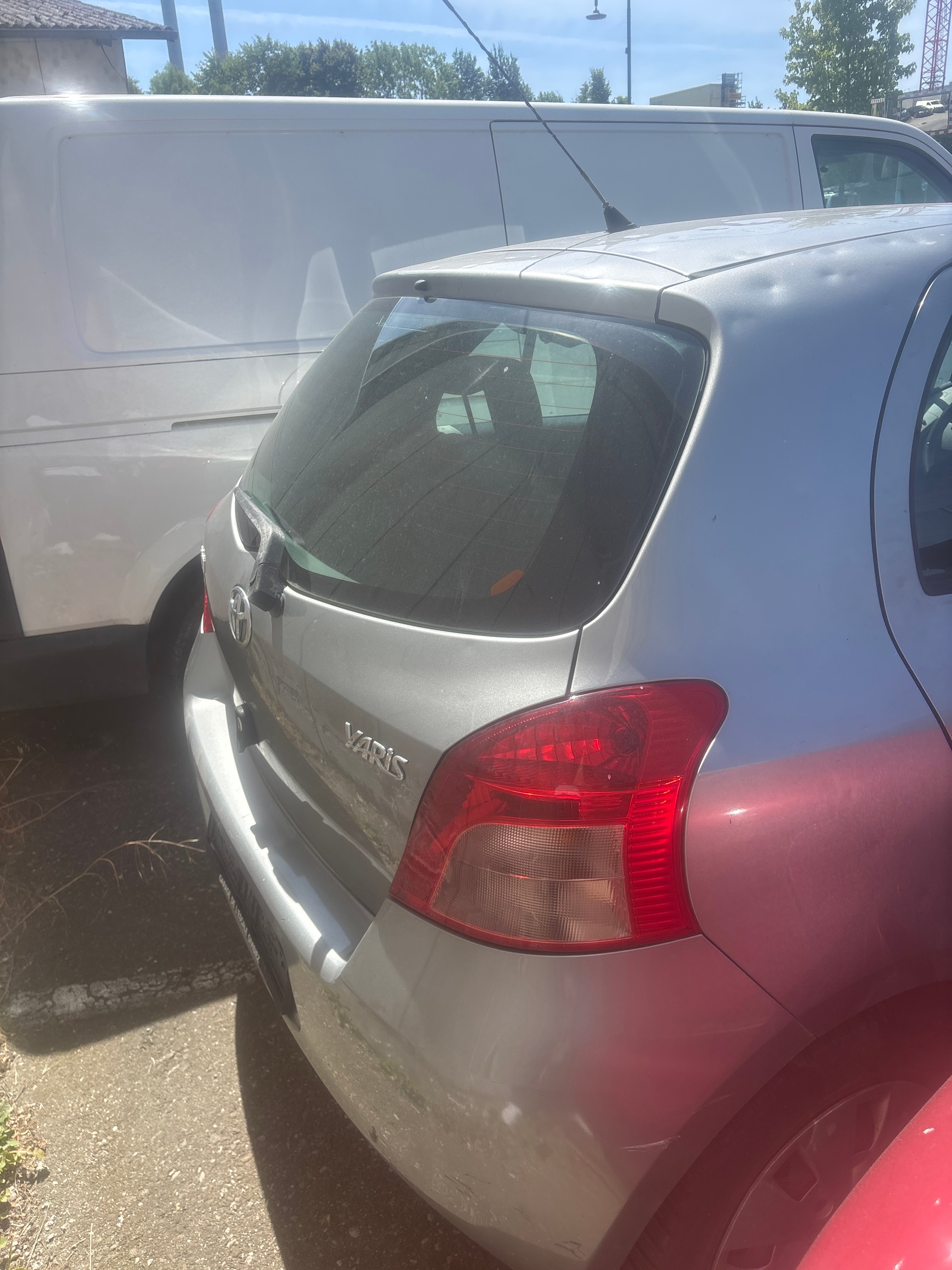 TOYOTA Yaris 1.3 Linea Luna-image-3