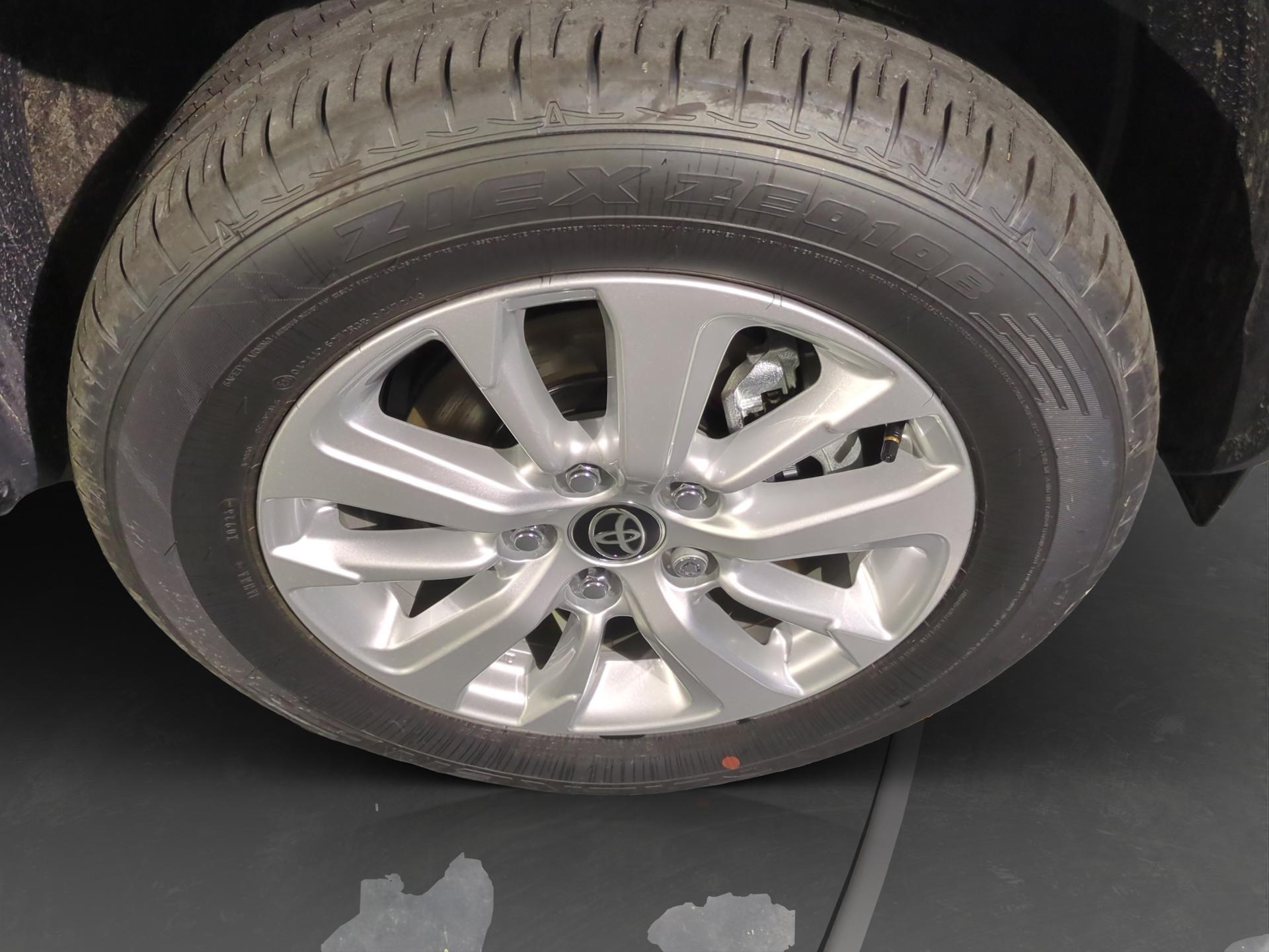 TOYOTA Yaris Cross 1.5 Comfort e-CVT-image-17
