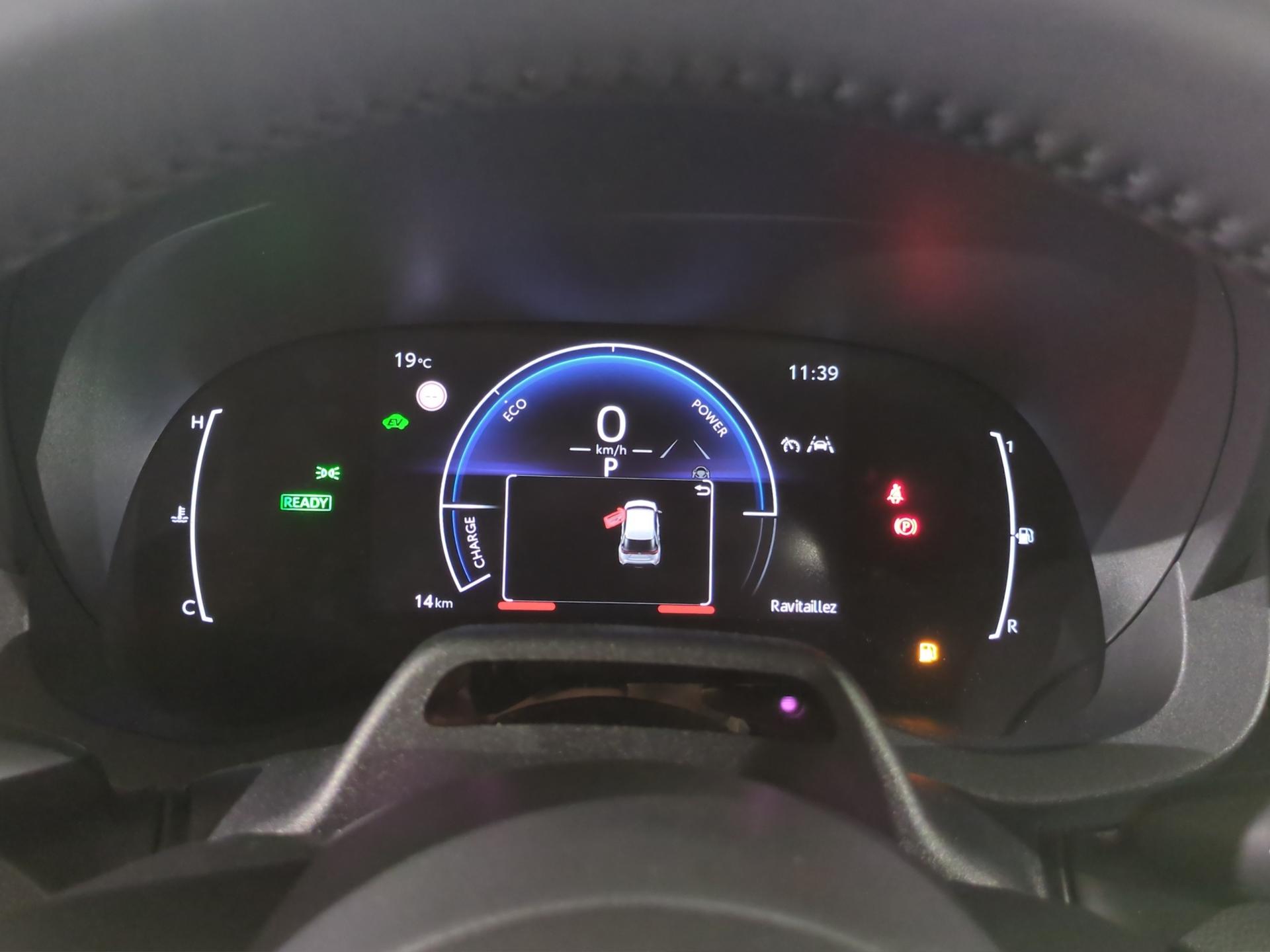 TOYOTA Yaris Cross 1.5 Comfort e-CVT-image-10