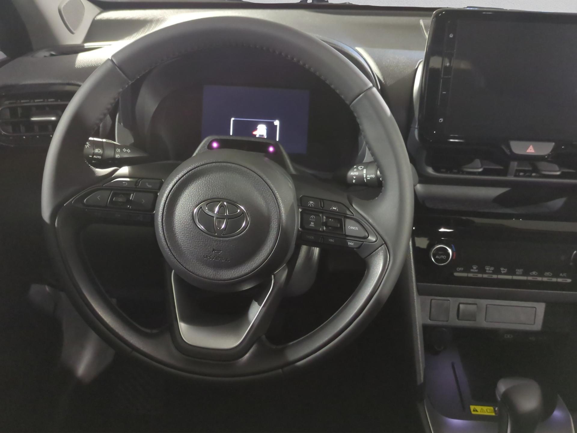TOYOTA Yaris Cross 1.5 Comfort e-CVT-image-9