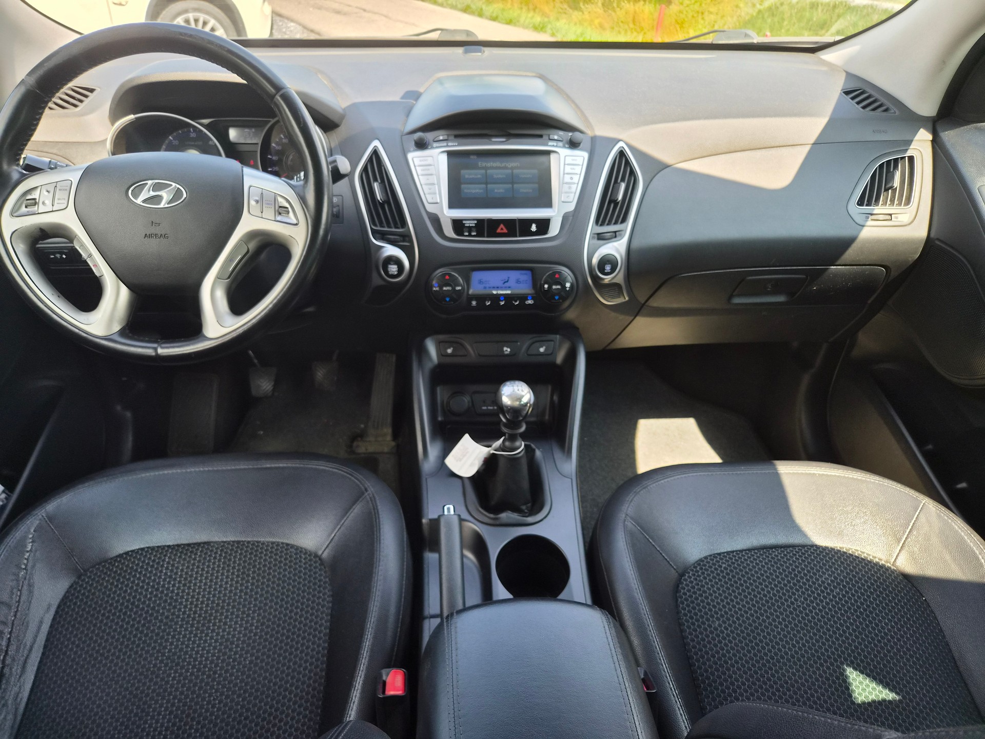 HYUNDAI iX 35 2.0 CRDi Style 4WD-image-13