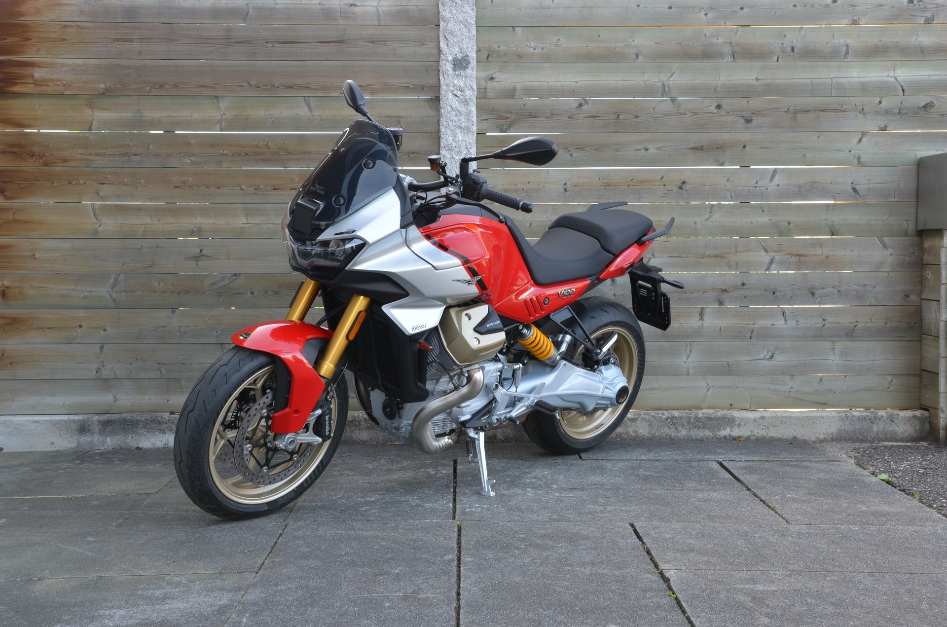 MOTO GUZZI V100 Mandello S-image-1