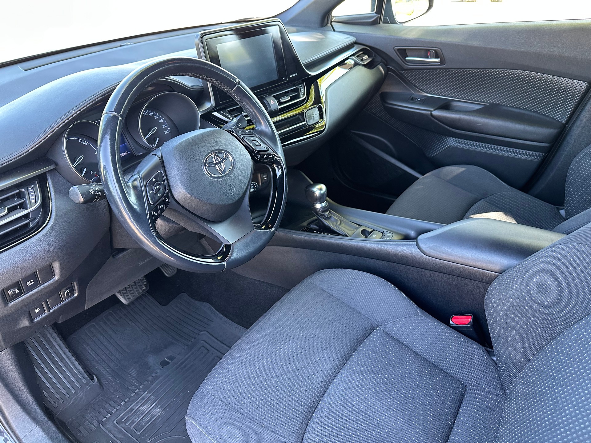 TOYOTA C-HR 1.8 HSD Comfort CVT-image-10