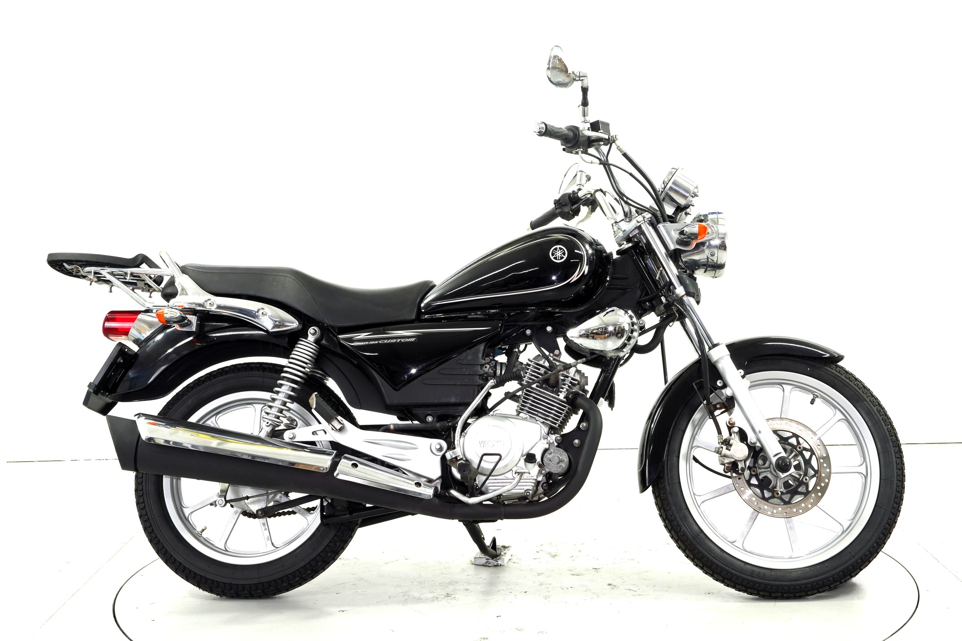 YAMAHA YB 125-image-3