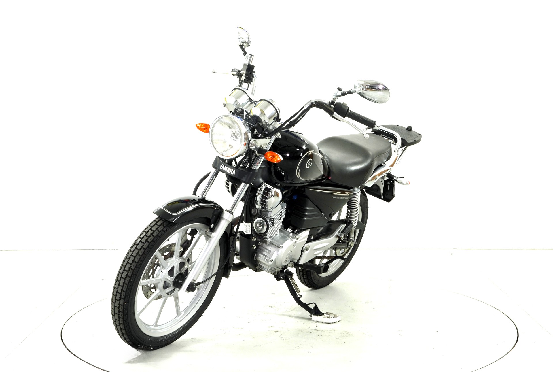 YAMAHA YB 125-image-2