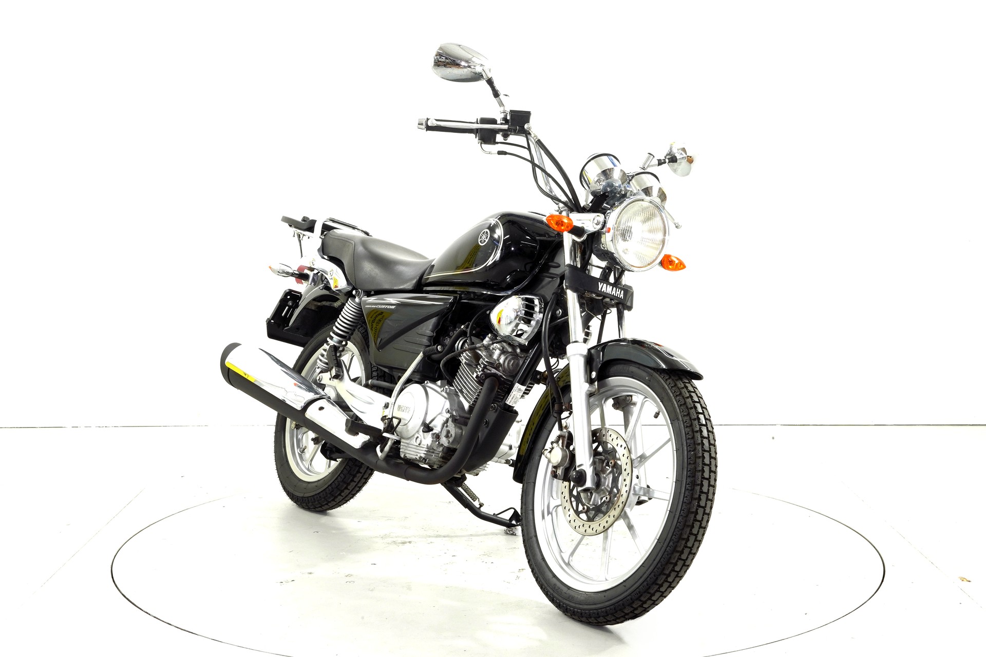YAMAHA YB 125-image-1