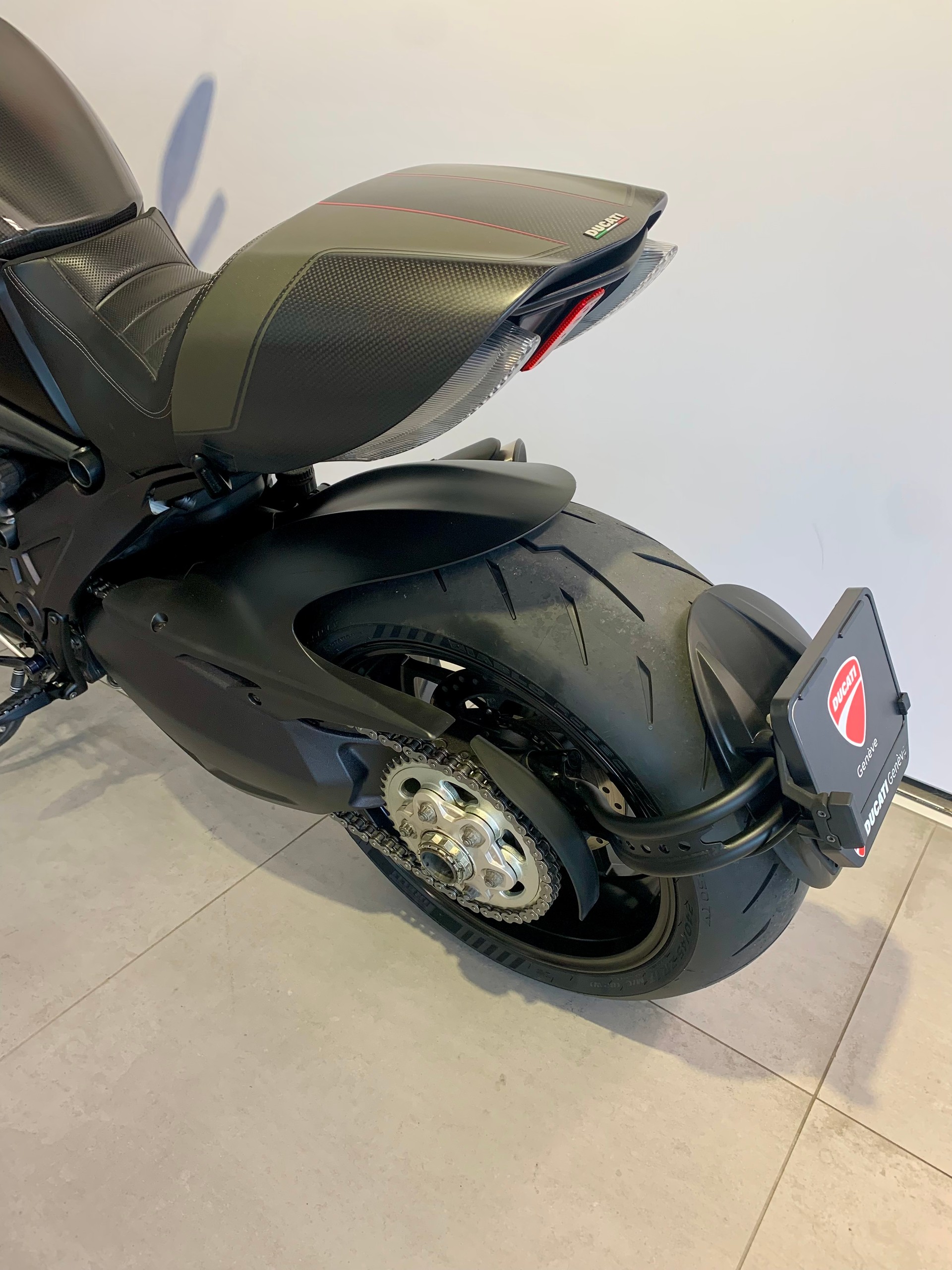 DUCATI Diavel 1200 Dark-image-10