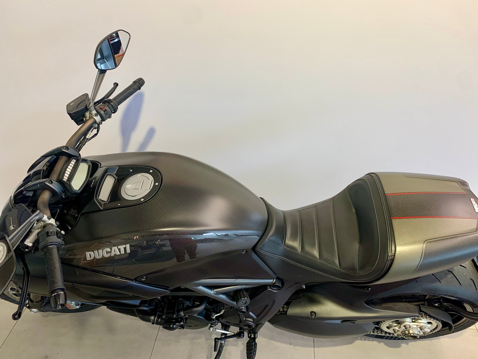 DUCATI Diavel 1200 Dark-image-6