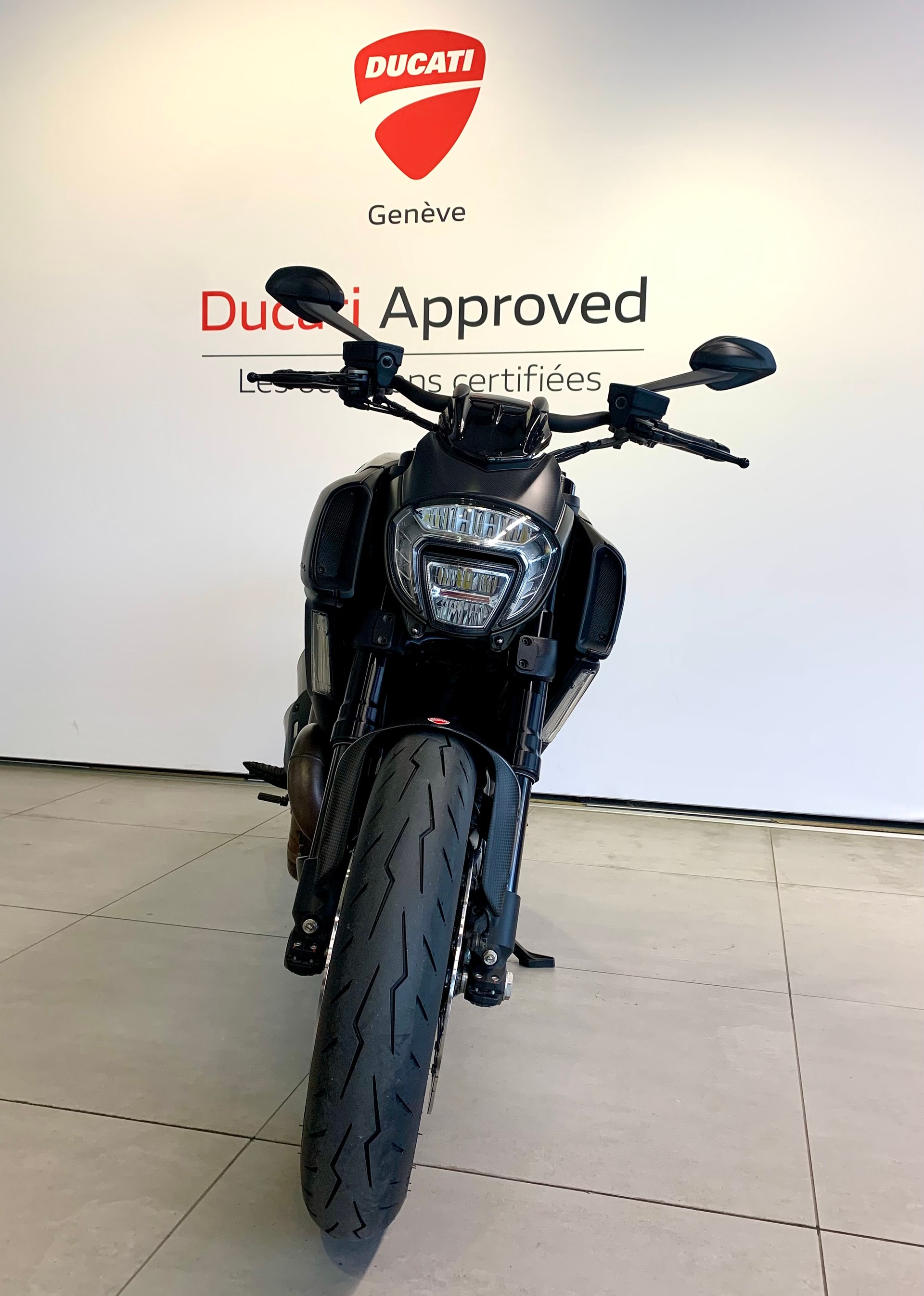 DUCATI Diavel 1200 Dark-image-2