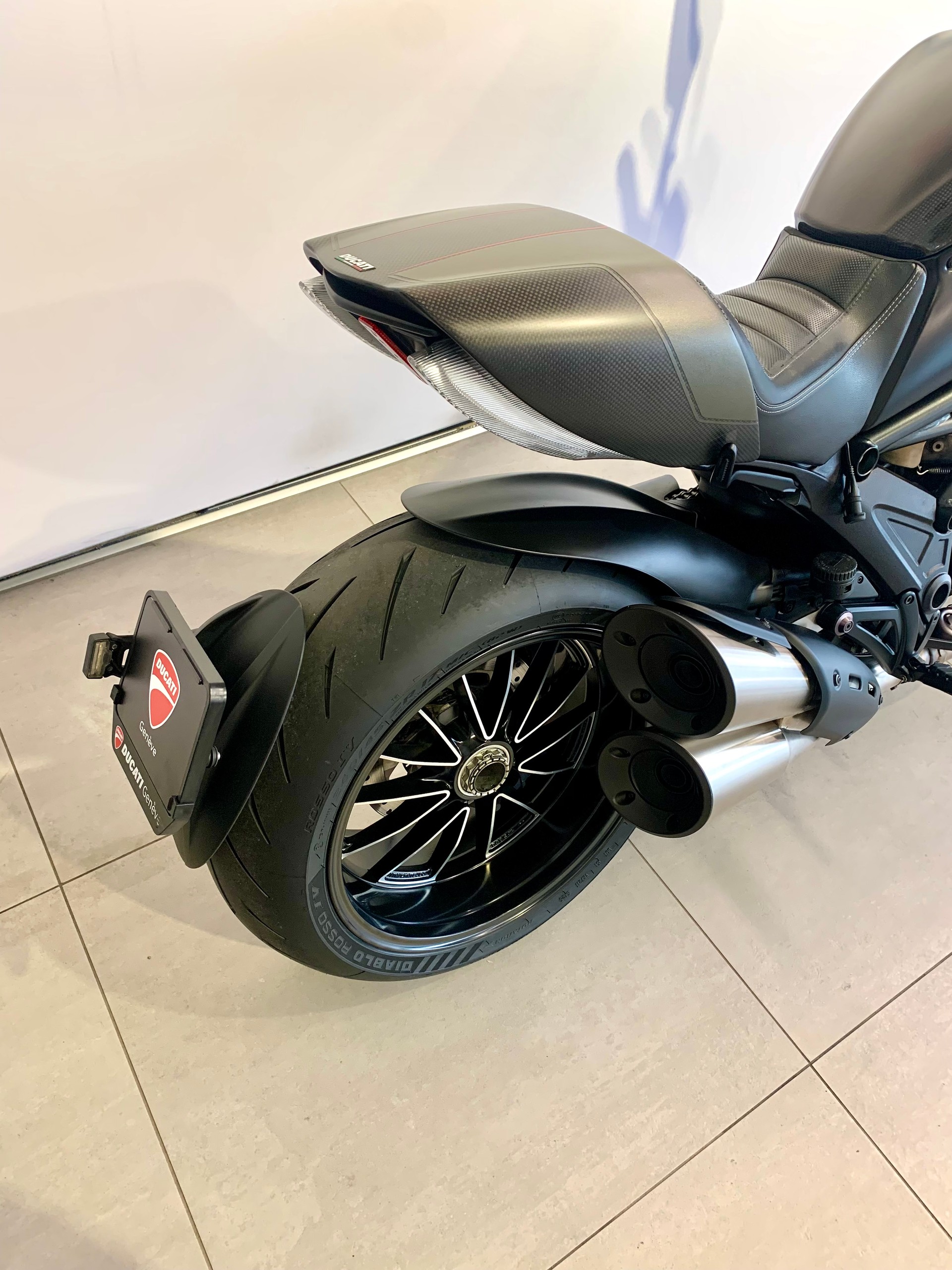 DUCATI Diavel 1200 Dark-image-9