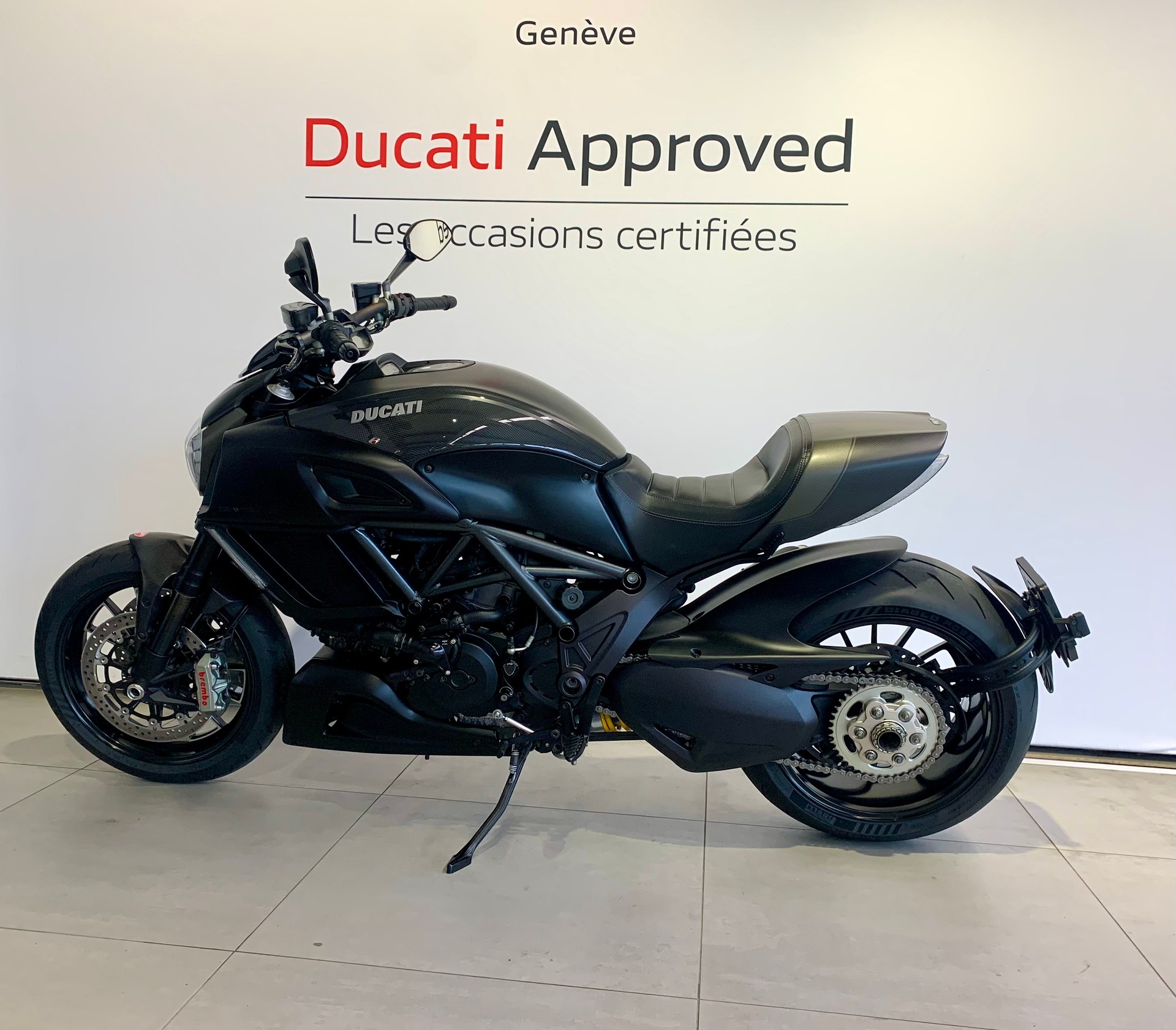 DUCATI Diavel 1200 Dark-image-1