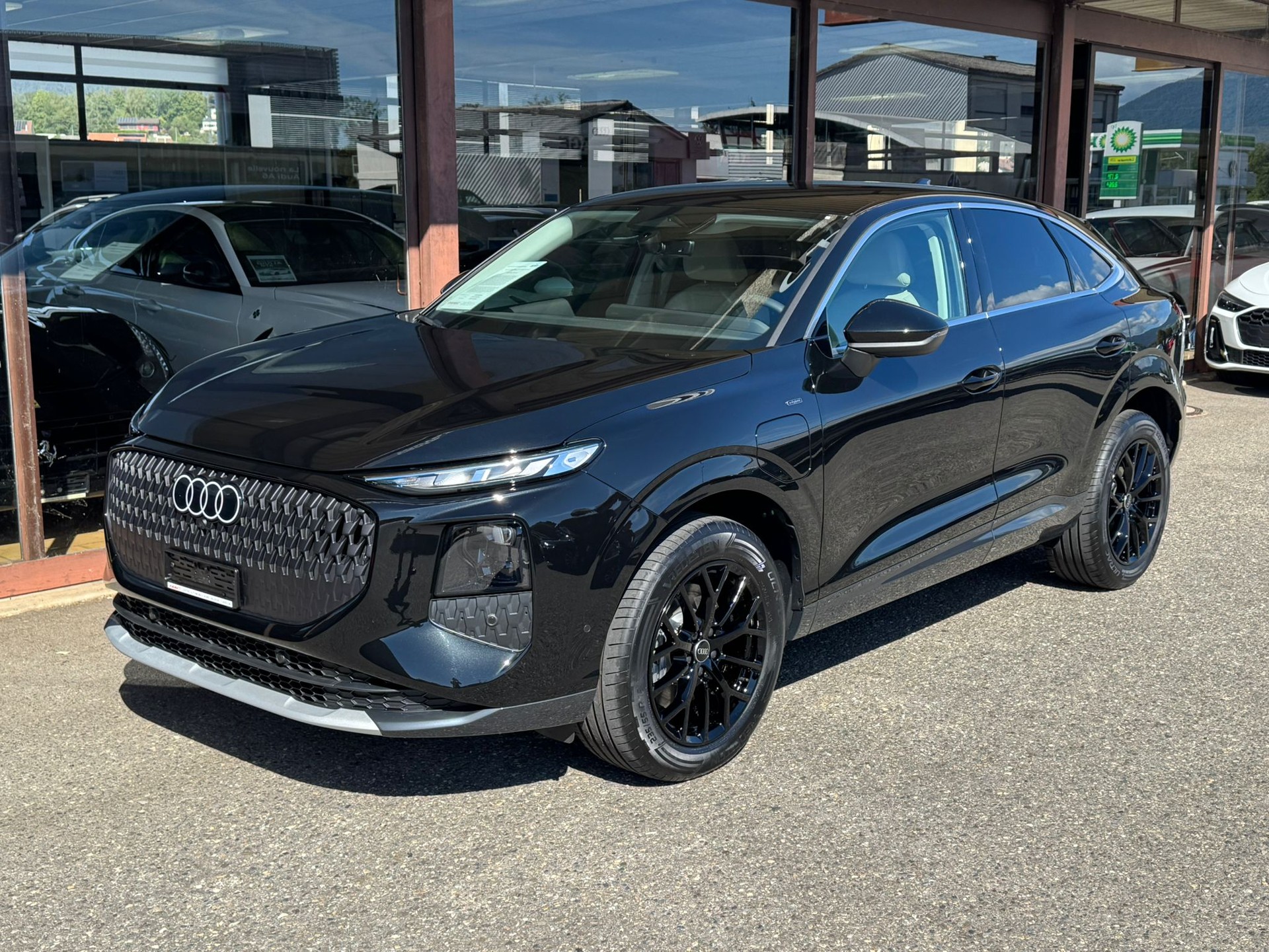 AUDI Q3 Sportback 1.5 e-hybrid S-tronic-image-1