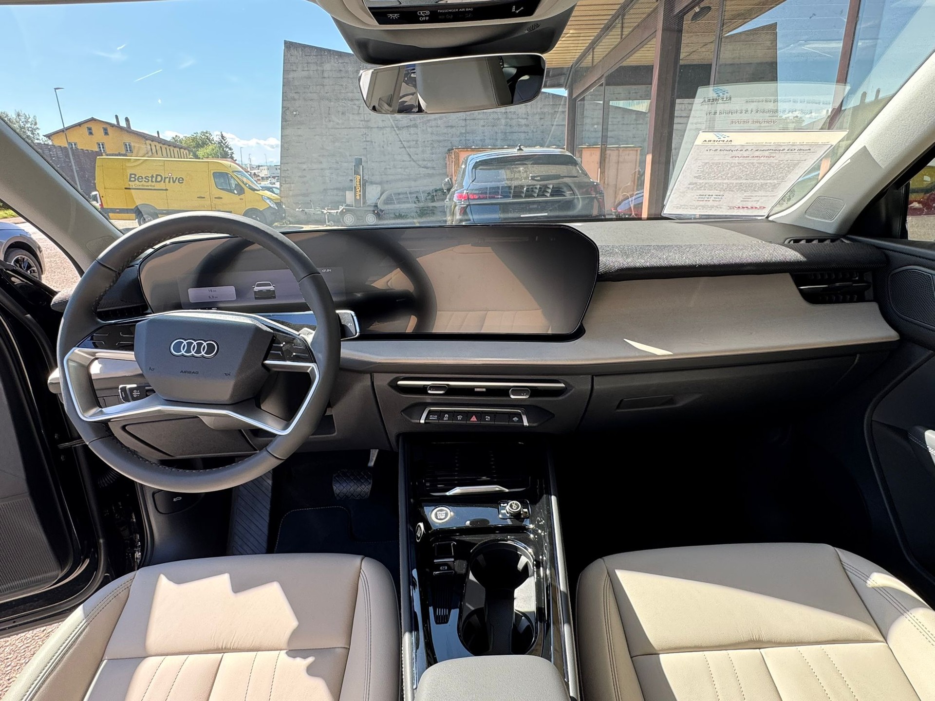 AUDI Q3 Sportback 1.5 e-hybrid S-tronic-image-8