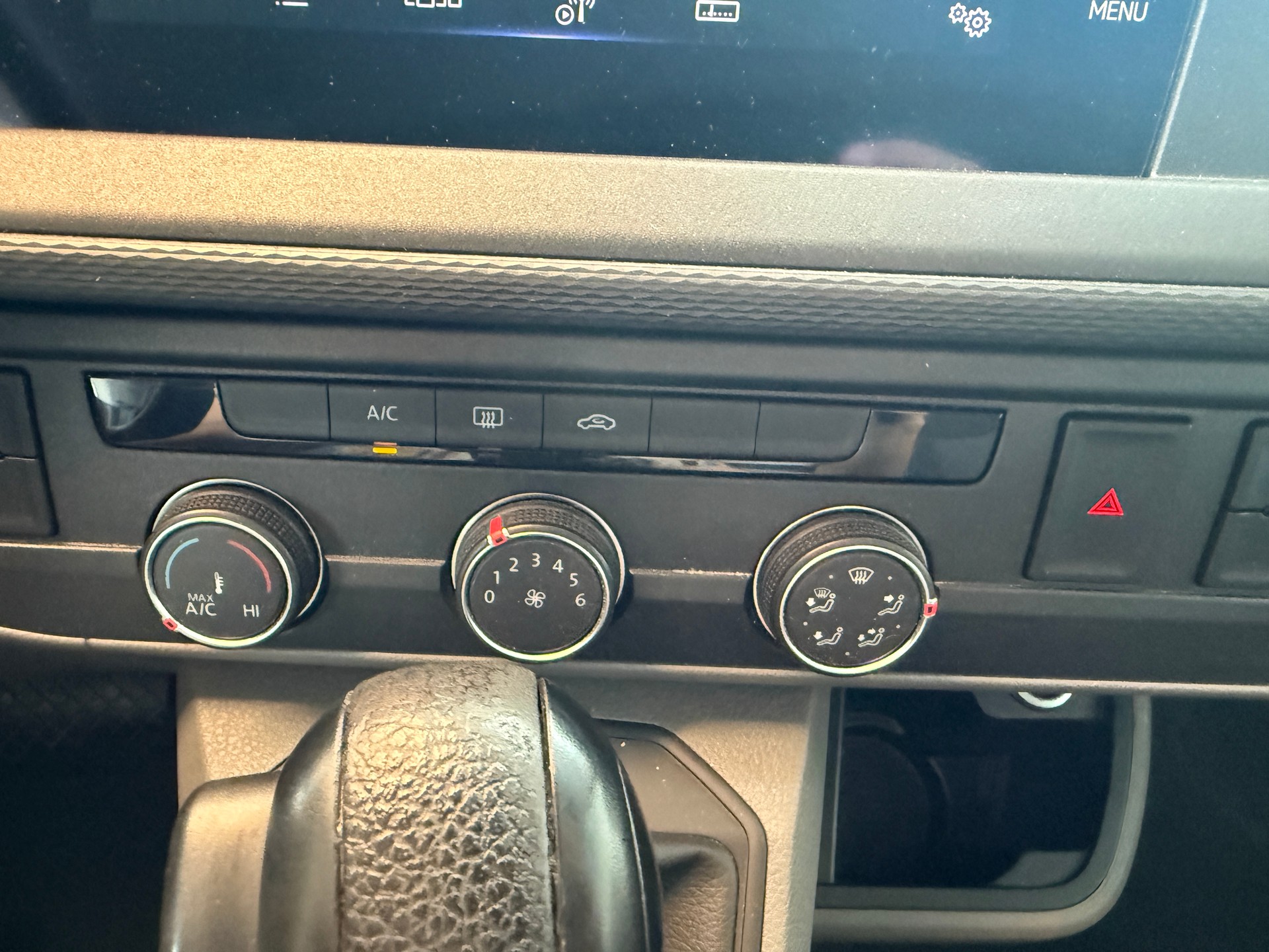 VW T6.1 2.0 TDI DSG-image-16
