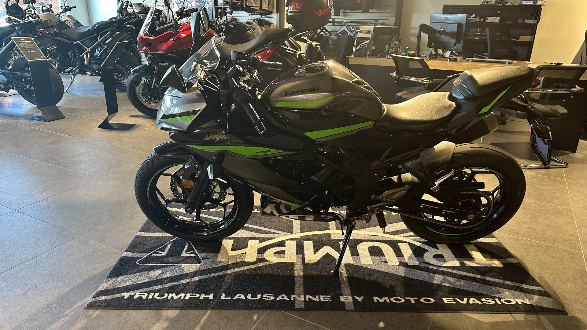KAWASAKI Ninja 125-image-2