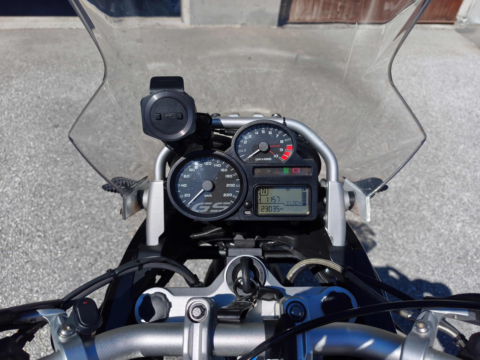 BMW R 1200 GS Triple Black ABS-image-9