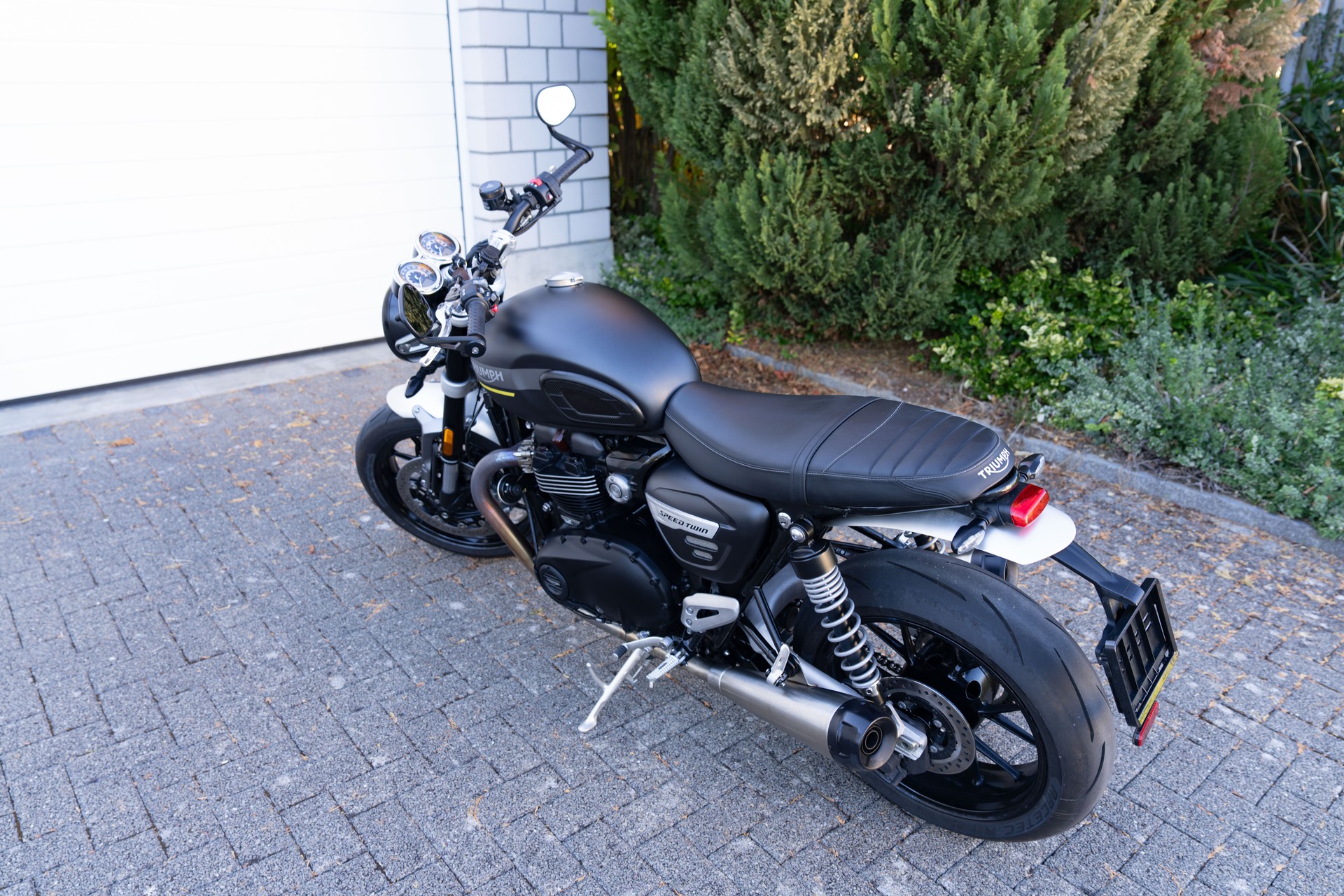 TRIUMPH Street Twin 1200-image-8