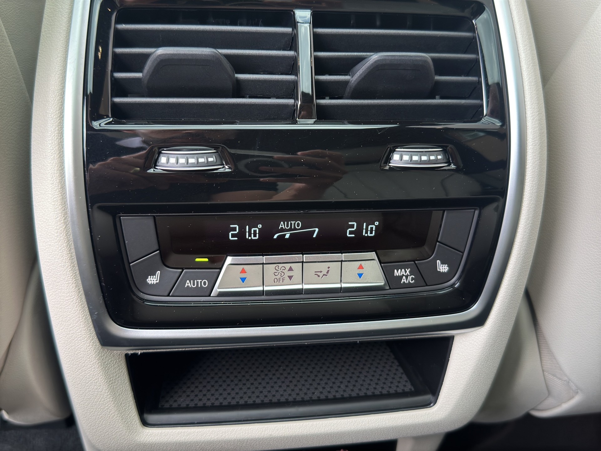 BMW X7 xDrive 48V 40d M Sport Pro (CH) AHK FACELIFT INDIVIDUAL-image-25