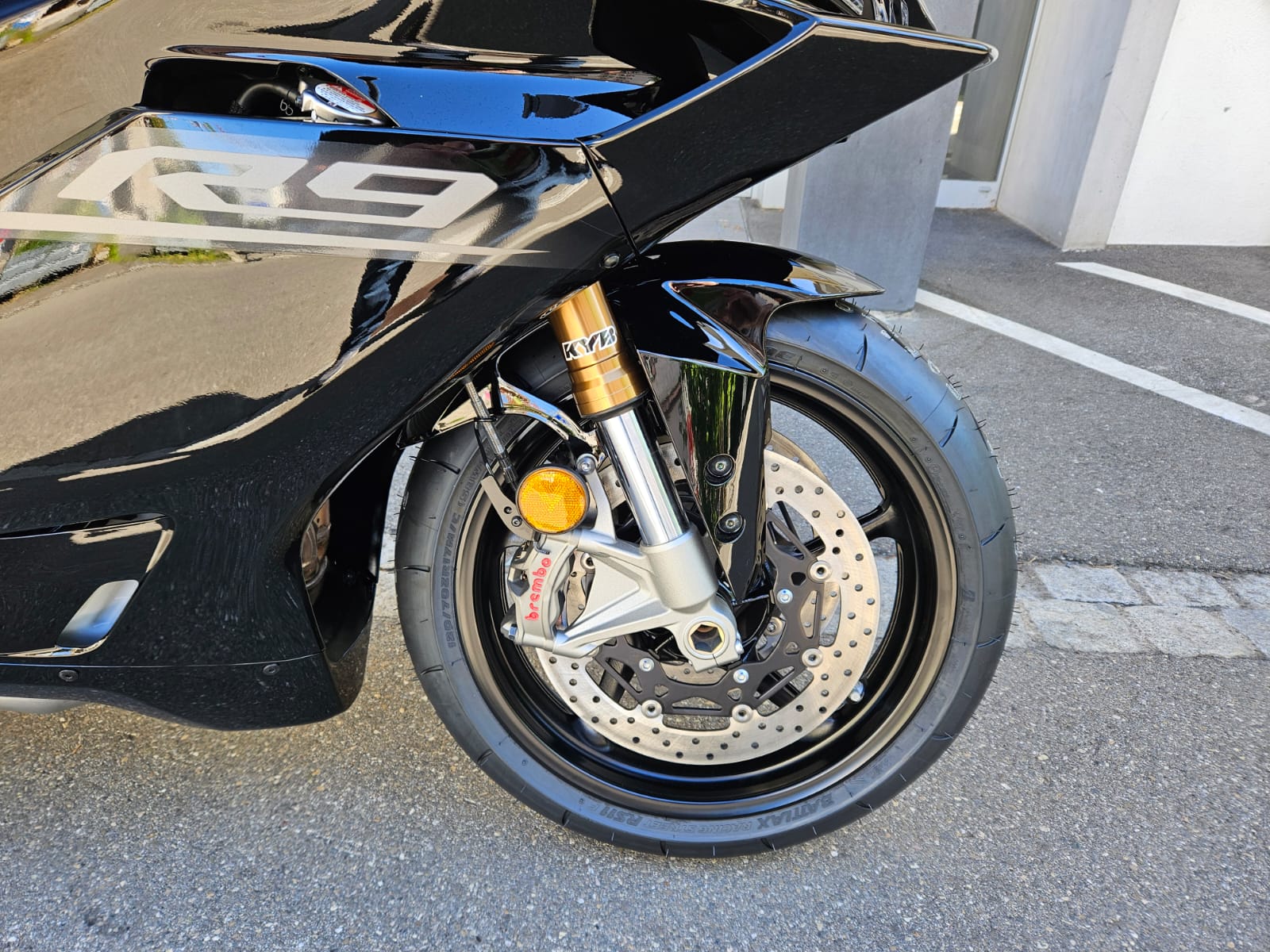 YAMAHA YZF-R9-image-4