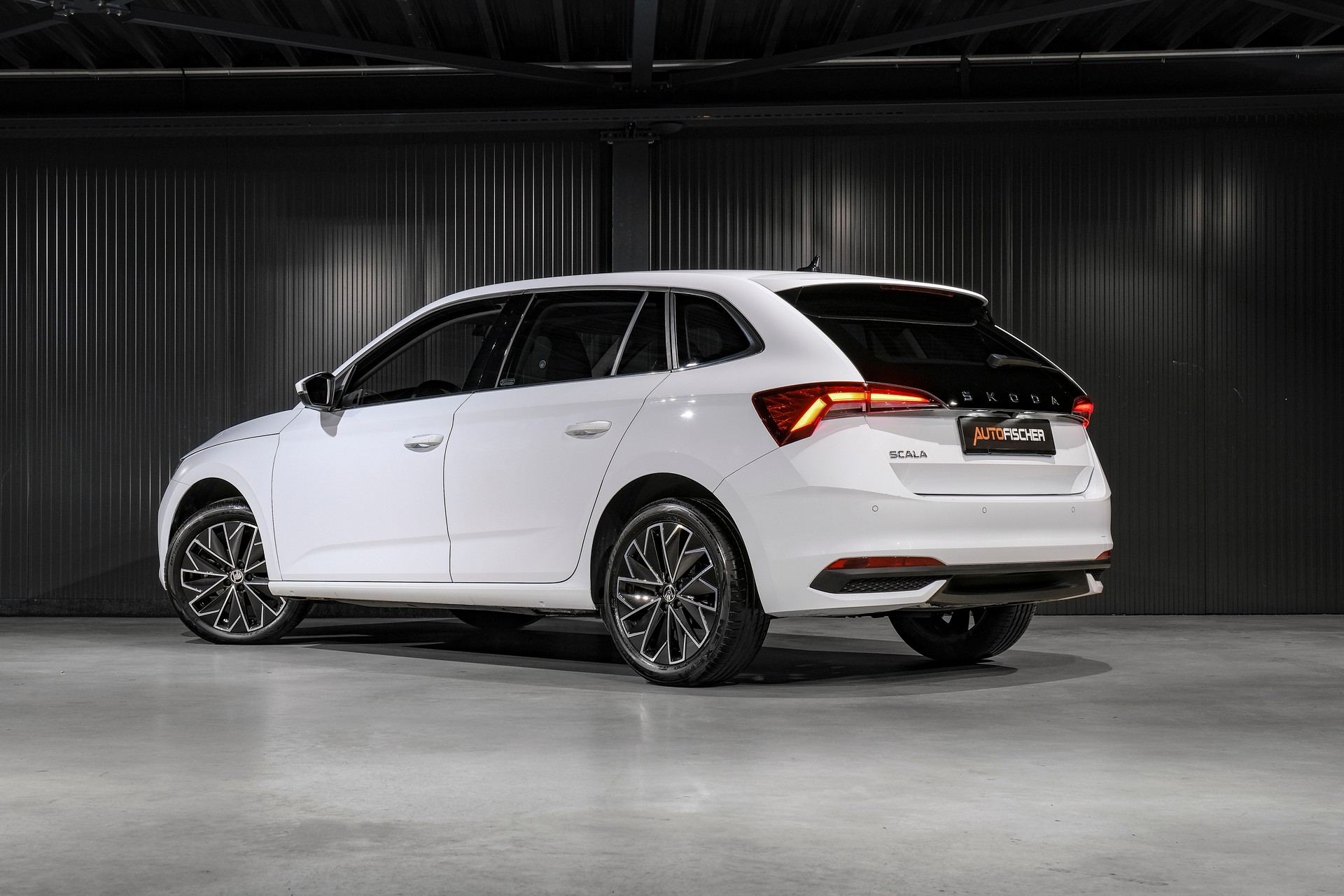 SKODA Scala 1.0 TSI Top Selection DSG-showroom-element-1