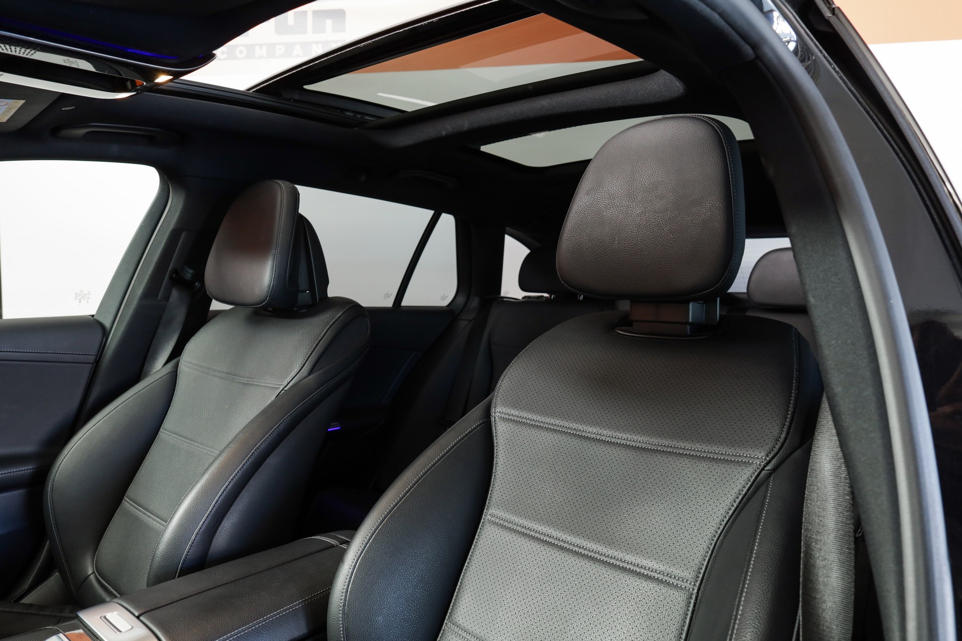 MERCEDES-BENZ C 220 d T 4 Matic Sièges ventilés / DIGITAL LIGHT / Pack Night-image-11
