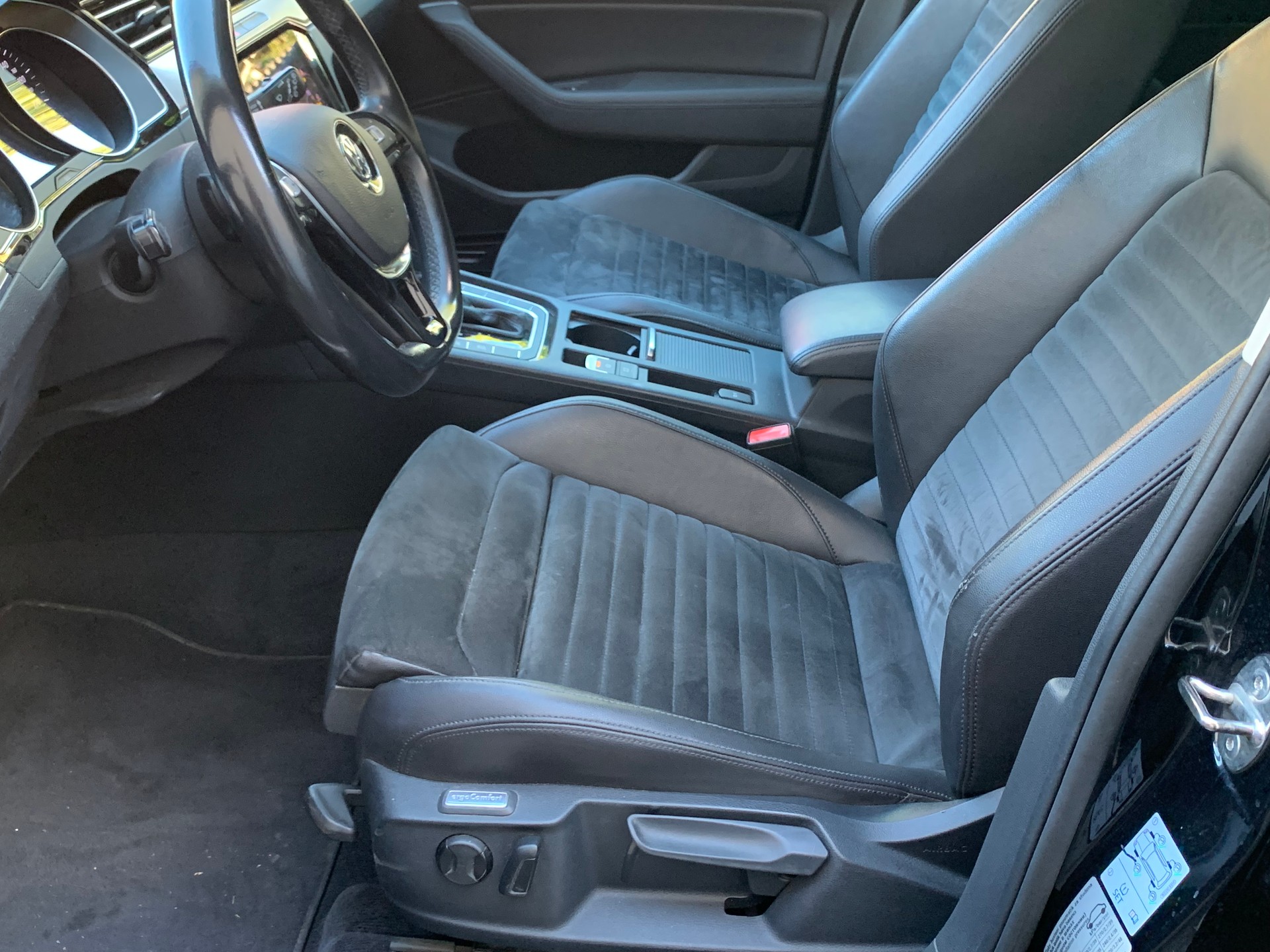 VW Passat Variant 2.0 TDI BMT High. DSG 4Motion-image-14